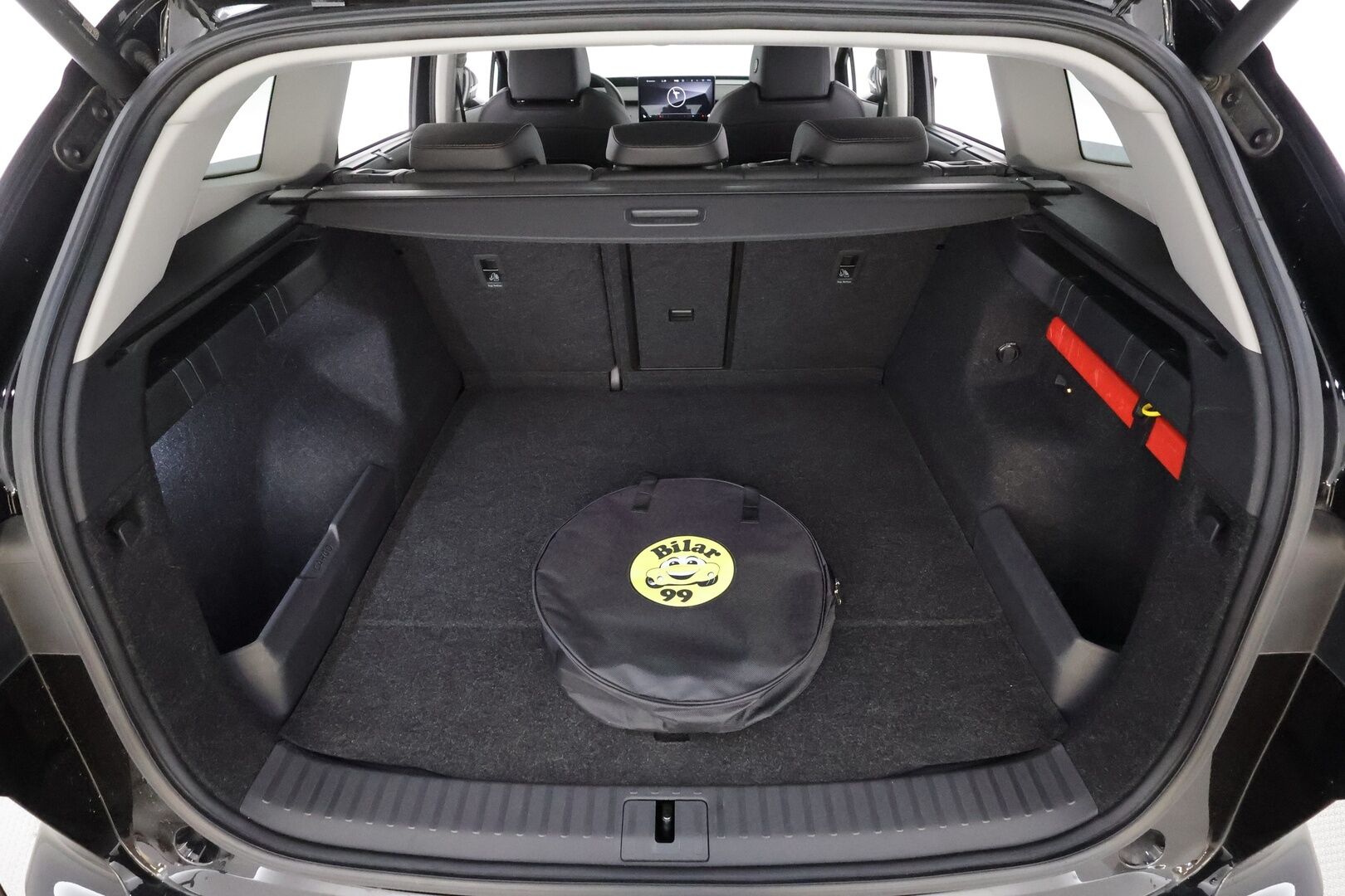 Skoda Enyaq 2022 80 iV - | ACC | ILP | Koukku | HUD | DCC | Sähkönahat muistilla | Panorama | Matrix | Crystal Face | P.kamera | Keyless | Sähk. takaluukku | Lämm. ratti | 