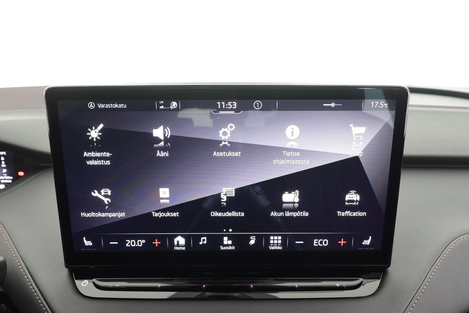 Skoda Enyaq 2022 80 iV - | ACC | ILP | Koukku | HUD | DCC | Sähkönahat muistilla | Panorama | Matrix | Crystal Face | P.kamera | Keyless | Sähk. takaluukku | Lämm. ratti | 