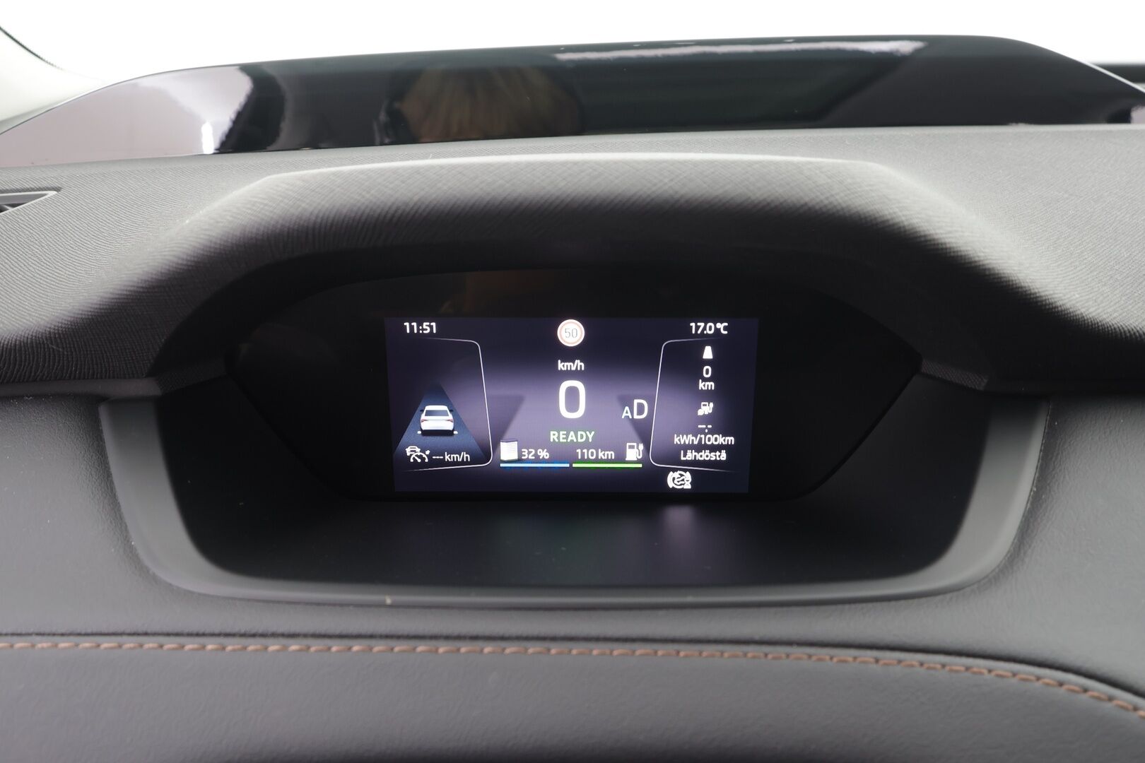 Skoda Enyaq 2022 80 iV - | ACC | ILP | Koukku | HUD | DCC | Sähkönahat muistilla | Panorama | Matrix | Crystal Face | P.kamera | Keyless | Sähk. takaluukku | Lämm. ratti | 