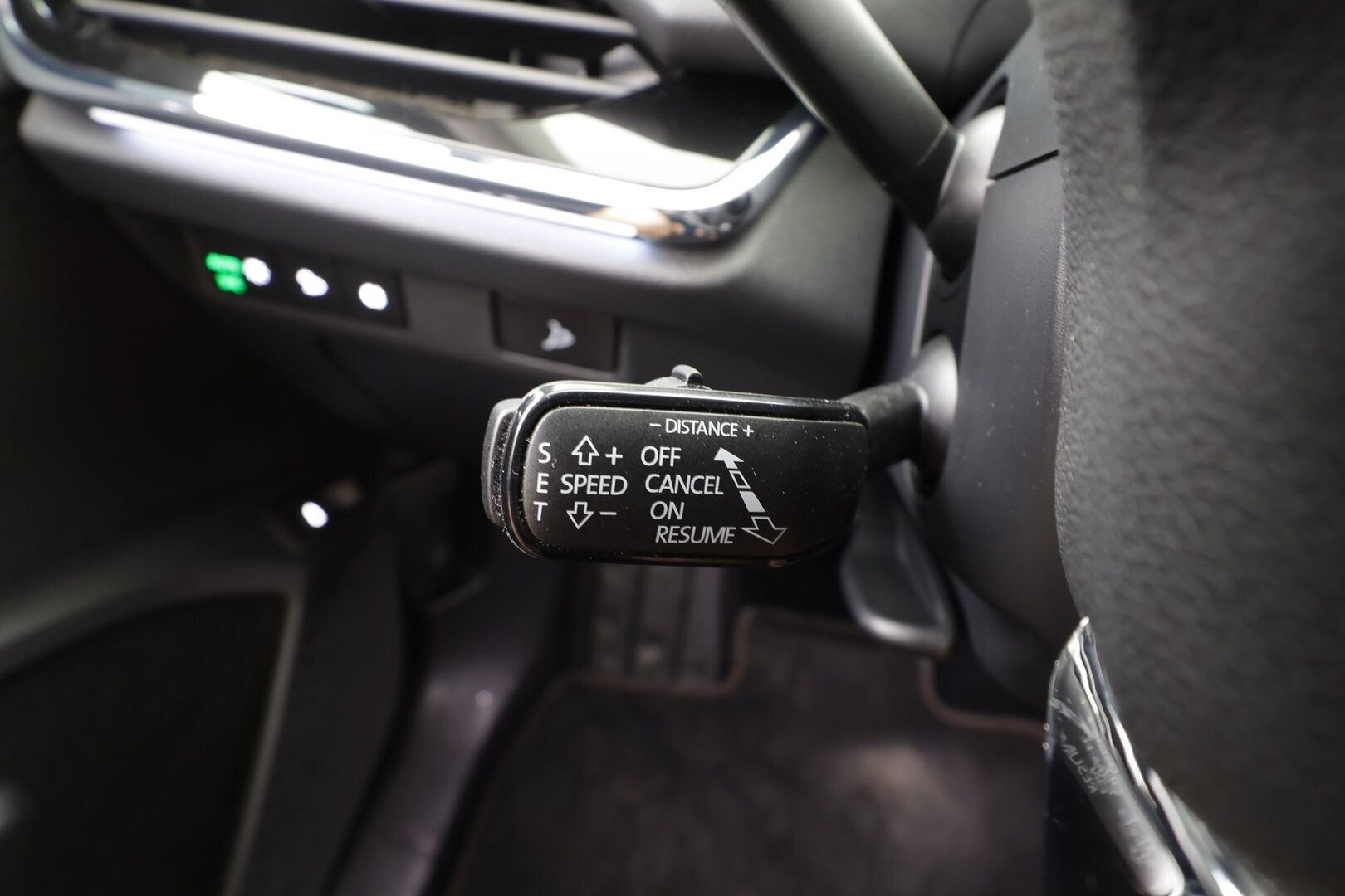 Skoda Enyaq 2022 80 iV - | ACC | ILP | Koukku | HUD | DCC | Sähkönahat muistilla | Panorama | Matrix | Crystal Face | P.kamera | Keyless | Sähk. takaluukku | Lämm. ratti | 