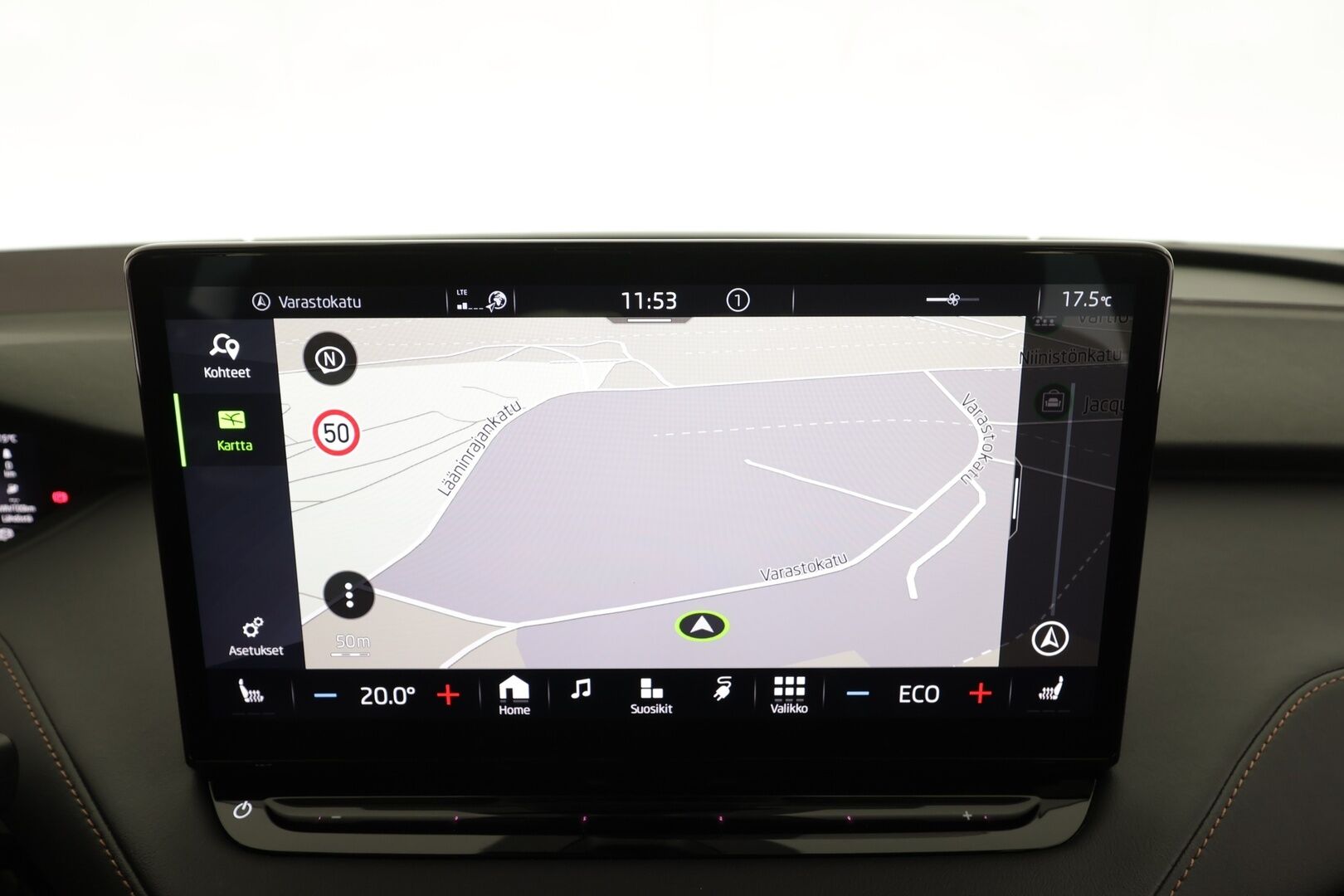 Skoda Enyaq 2022 80 iV - | ACC | ILP | Koukku | HUD | DCC | Sähkönahat muistilla | Panorama | Matrix | Crystal Face | P.kamera | Keyless | Sähk. takaluukku | Lämm. ratti | 