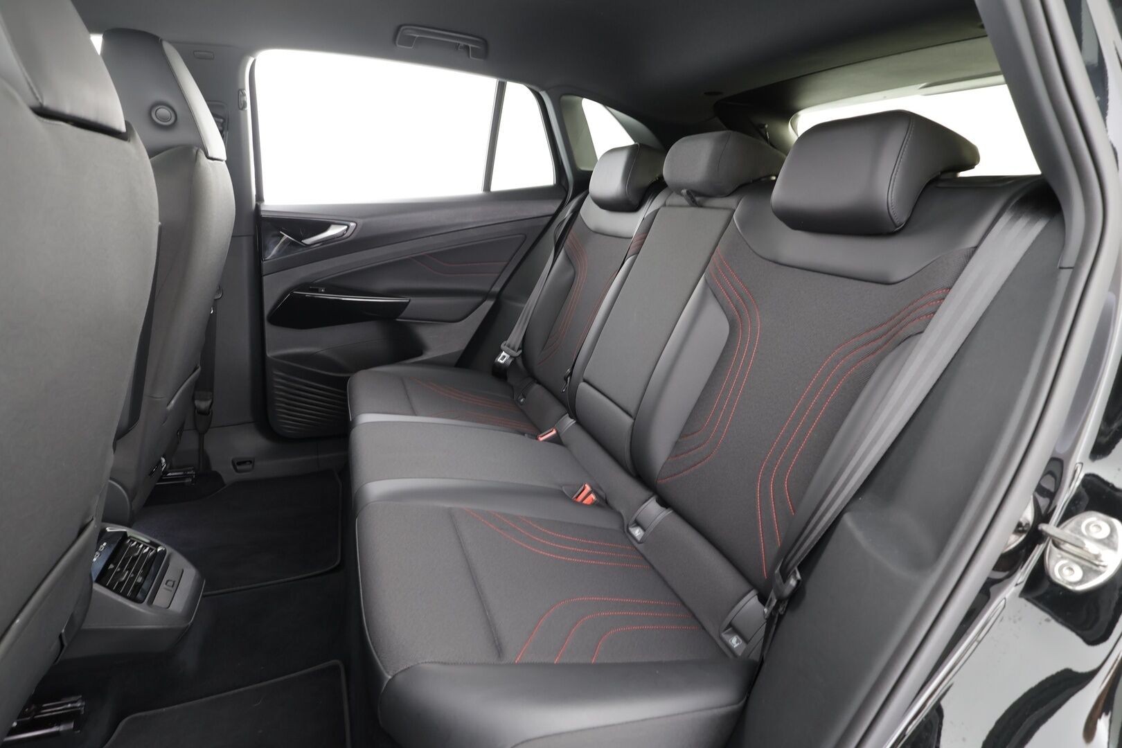 VOLKSWAGEN ID.4 2023 GTX 220 kW 4Motion - | ACC | ILP | Matrix-LED | P.Kamera | Puolinahat | Ratinlämmitys | Apple&Android | Koti & Kauppalaturi |