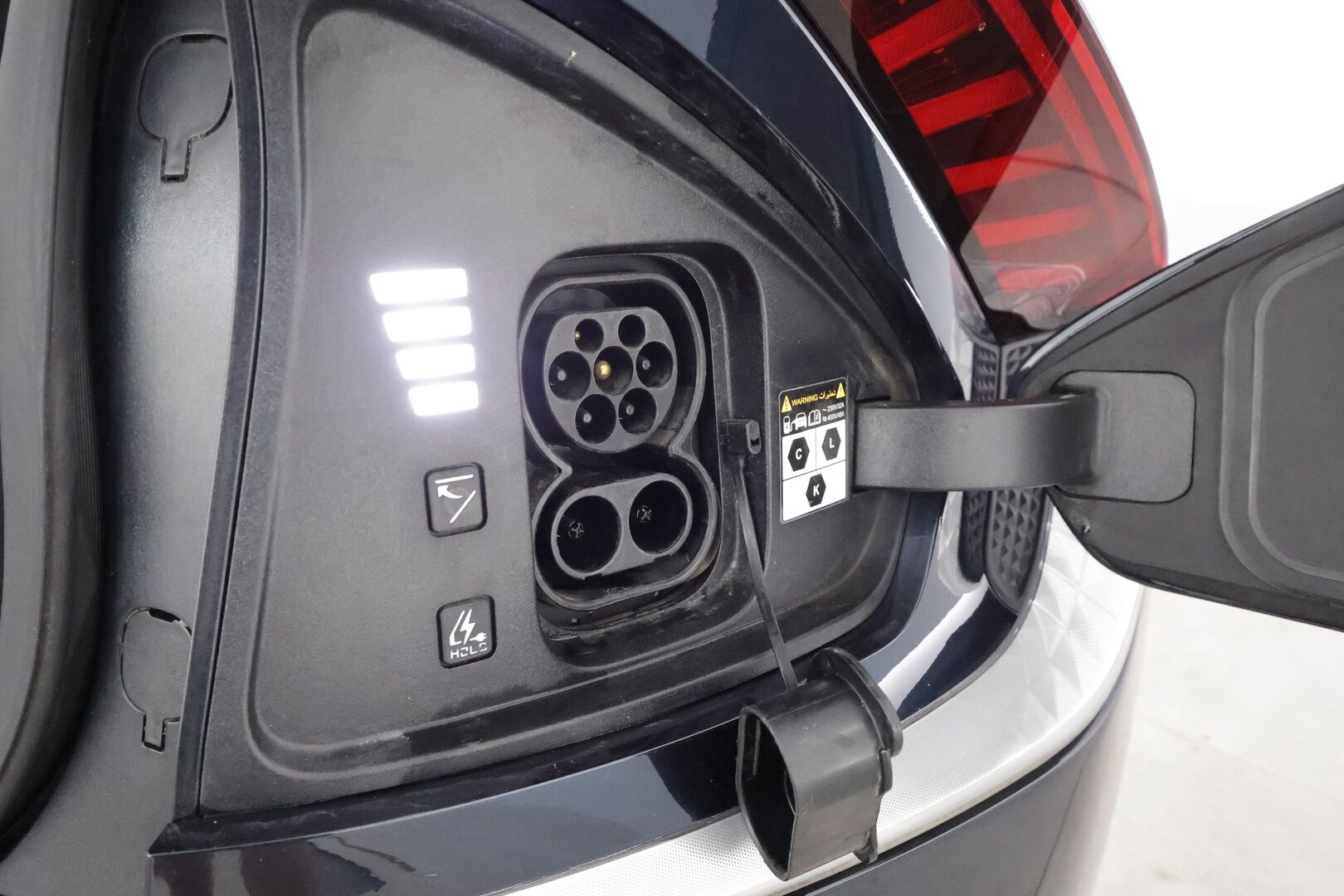 Kia EV6 2022 RWD 58 kWh 170 hv - | ACC | ILP | Koukku | Muistipenkki | Meridian Surround | 360-Kamera | Ilmastoidut Nahat | HUD | Widescreen | Apple&Android | 