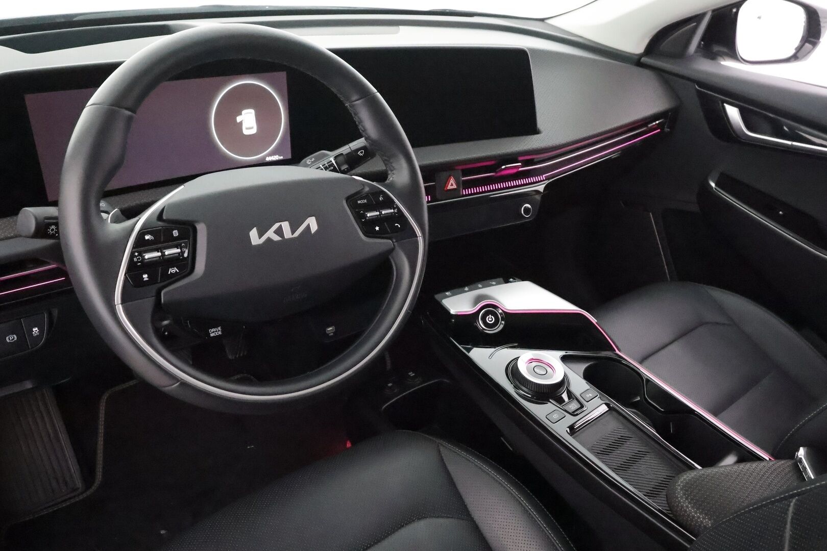 Kia EV6 2022 RWD 58 kWh 170 hv - | ACC | ILP | Koukku | Muistipenkki | Meridian Surround | 360-Kamera | Ilmastoidut Nahat | HUD | Widescreen | Apple&Android | 