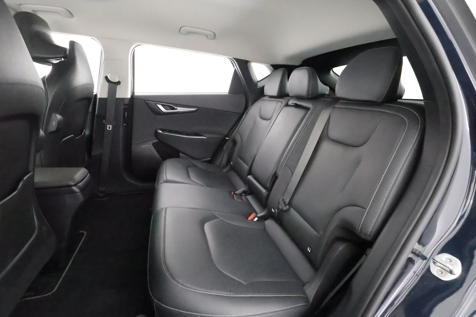 Kia EV6 2022 RWD 58 kWh 170 hv - | ACC | ILP | Koukku | Muistipenkki | Meridian Surround | 360-Kamera | Ilmastoidut Nahat | HUD | Widescreen | Apple&Android | 