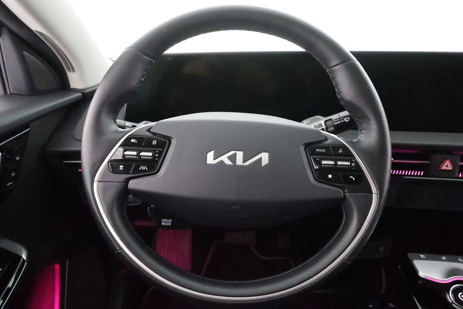 Kia EV6 2022 RWD 58 kWh 170 hv - | ACC | ILP | Koukku | Muistipenkki | Meridian Surround | 360-Kamera | Ilmastoidut Nahat | HUD | Widescreen | Apple&Android | 