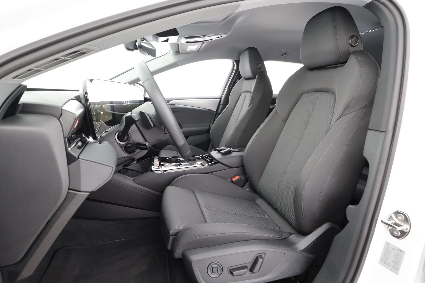 AUDI A6 e-tron 2025 Avant - | ACC | ILP | Koukku | Matrix-LED | 360-Kamera | Muistipenkki | Sporttipenkit | Keyless | Apple&Android | Merkkihuollettu | Kahdet Renkaat |