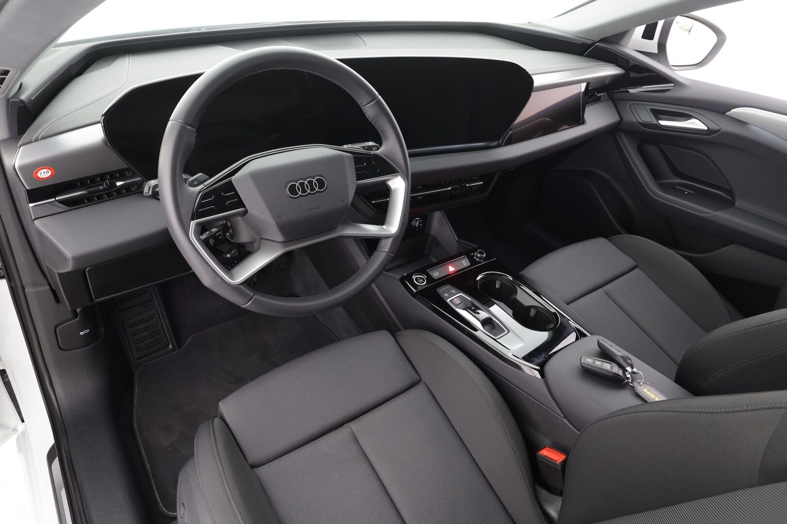 AUDI A6 e-tron 2025 Avant - | ACC | ILP | Koukku | Matrix-LED | 360-Kamera | Muistipenkki | Sporttipenkit | Keyless | Apple&Android | Merkkihuollettu | Kahdet Renkaat |