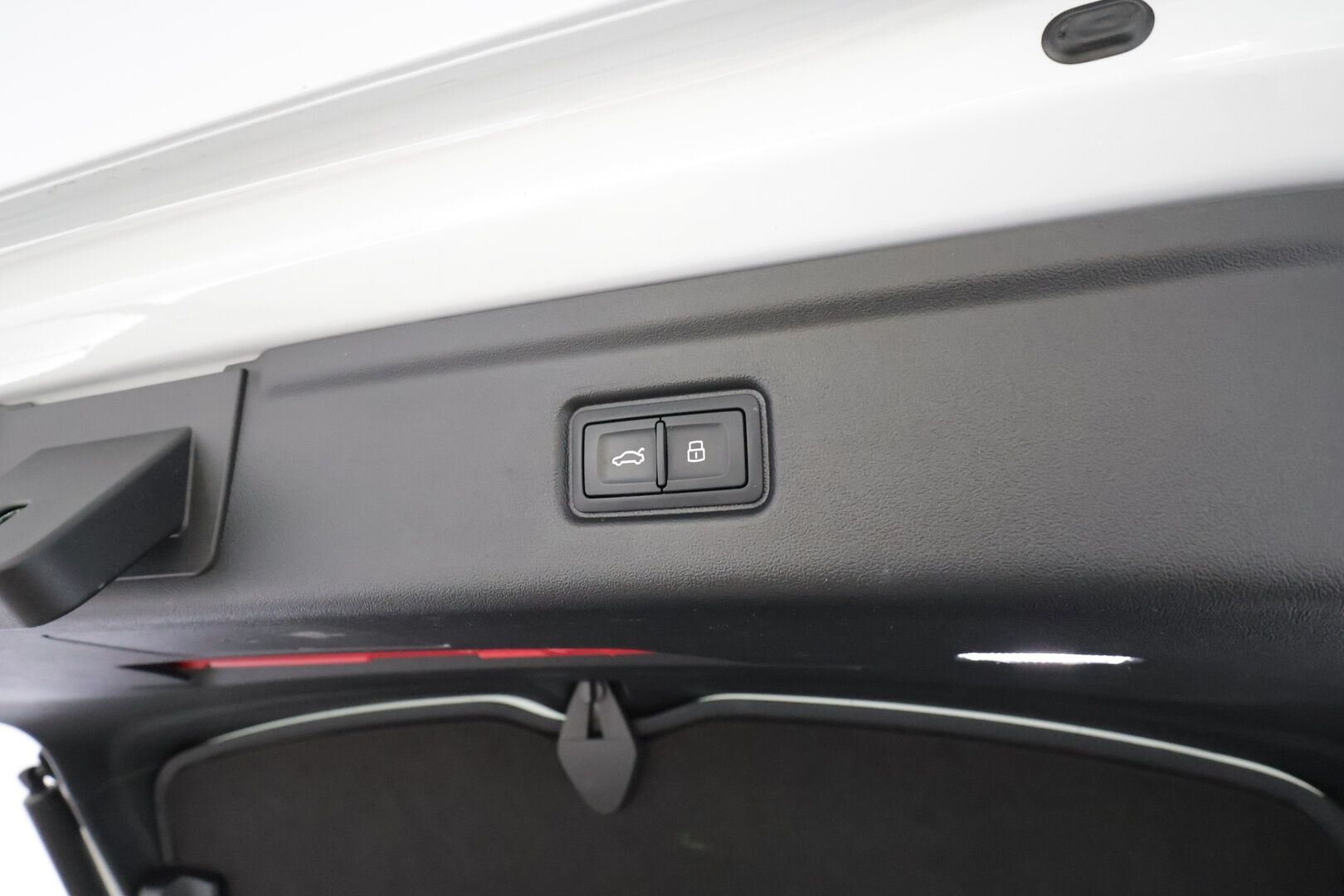 AUDI A6 e-tron 2025 Avant - | ACC | ILP | Koukku | Matrix-LED | 360-Kamera | Muistipenkki | Sporttipenkit | Keyless | Apple&Android | Merkkihuollettu | Kahdet Renkaat |