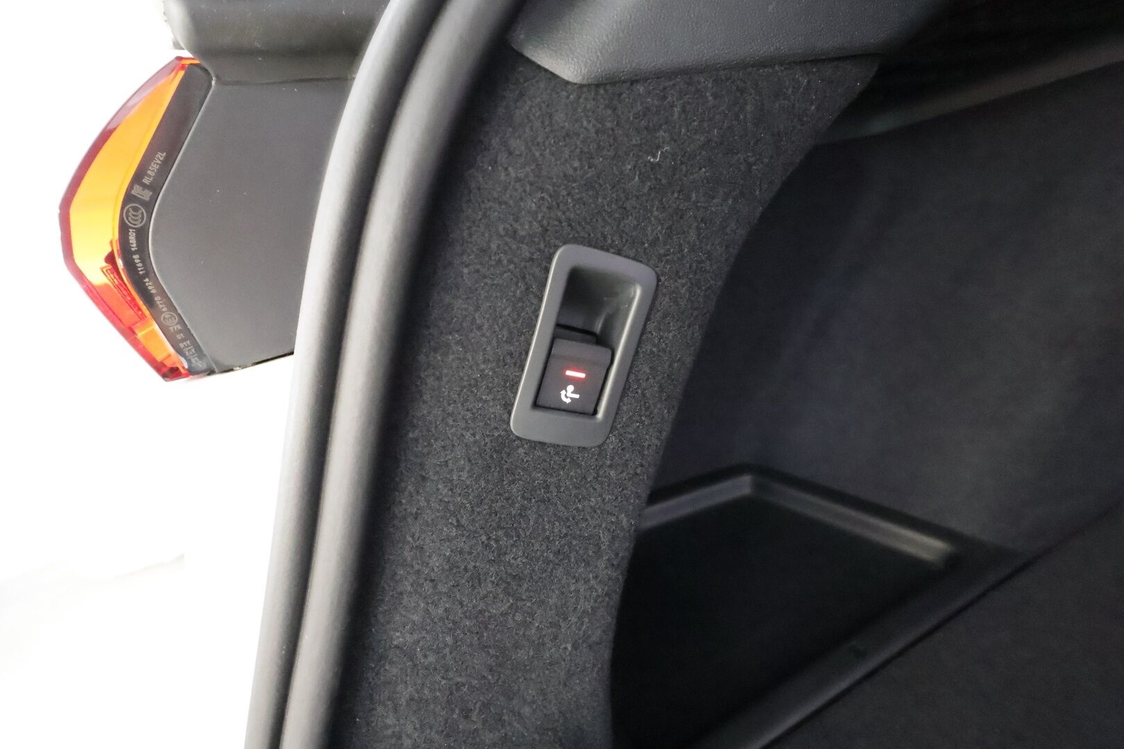 AUDI A6 e-tron 2025 Avant - | ACC | ILP | Koukku | Matrix-LED | 360-Kamera | Muistipenkki | Sporttipenkit | Keyless | Apple&Android | Merkkihuollettu | Kahdet Renkaat |