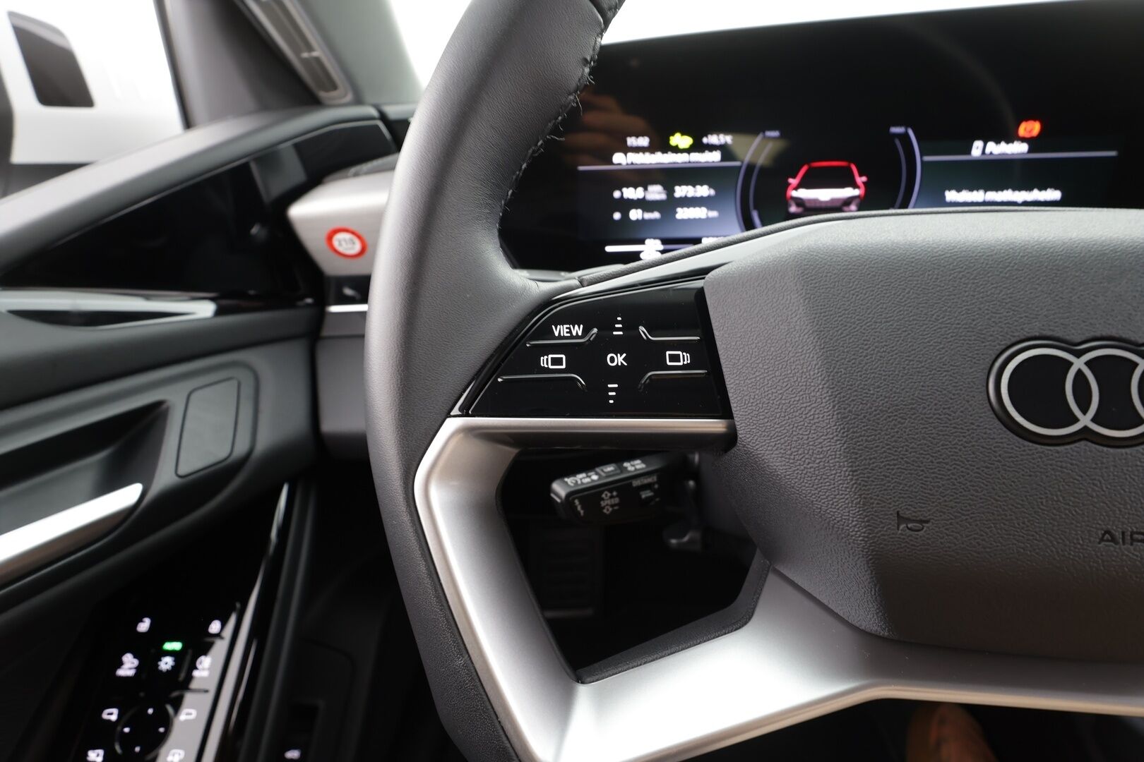AUDI A6 e-tron 2025 Avant - | ACC | ILP | Koukku | Matrix-LED | 360-Kamera | Muistipenkki | Sporttipenkit | Keyless | Apple&Android | Merkkihuollettu | Kahdet Renkaat |