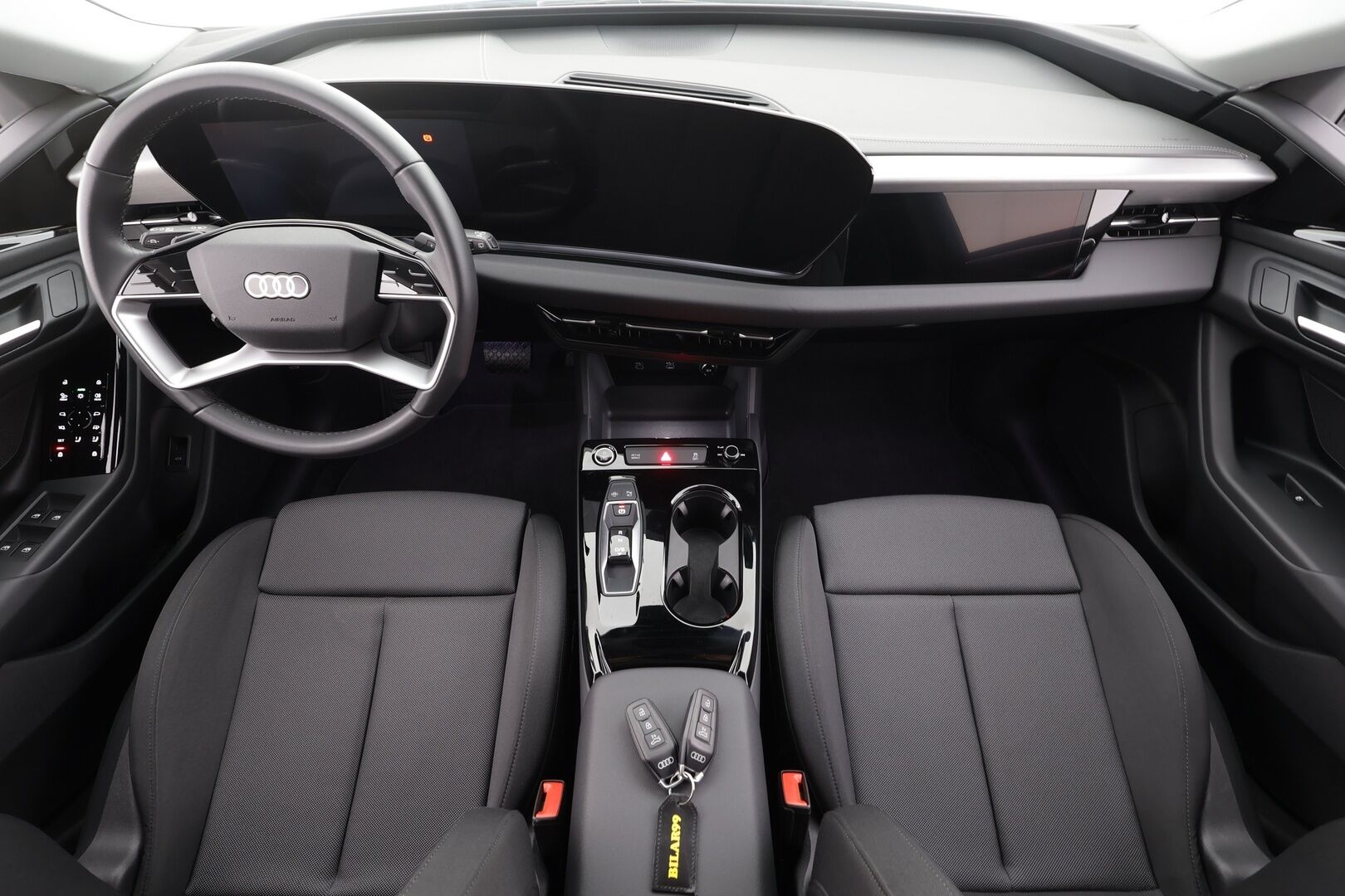 AUDI A6 e-tron 2025 Avant - | ACC | ILP | Koukku | Matrix-LED | 360-Kamera | Muistipenkki | Sporttipenkit | Keyless | Apple&Android | Merkkihuollettu | Kahdet Renkaat |