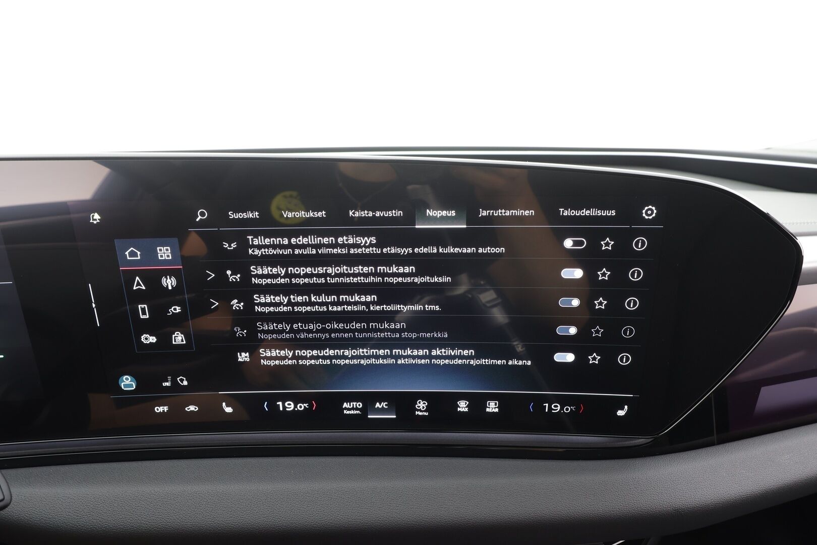 AUDI A6 e-tron 2025 Avant - | ACC | ILP | Koukku | Matrix-LED | 360-Kamera | Muistipenkki | Sporttipenkit | Keyless | Apple&Android | Merkkihuollettu | Kahdet Renkaat |