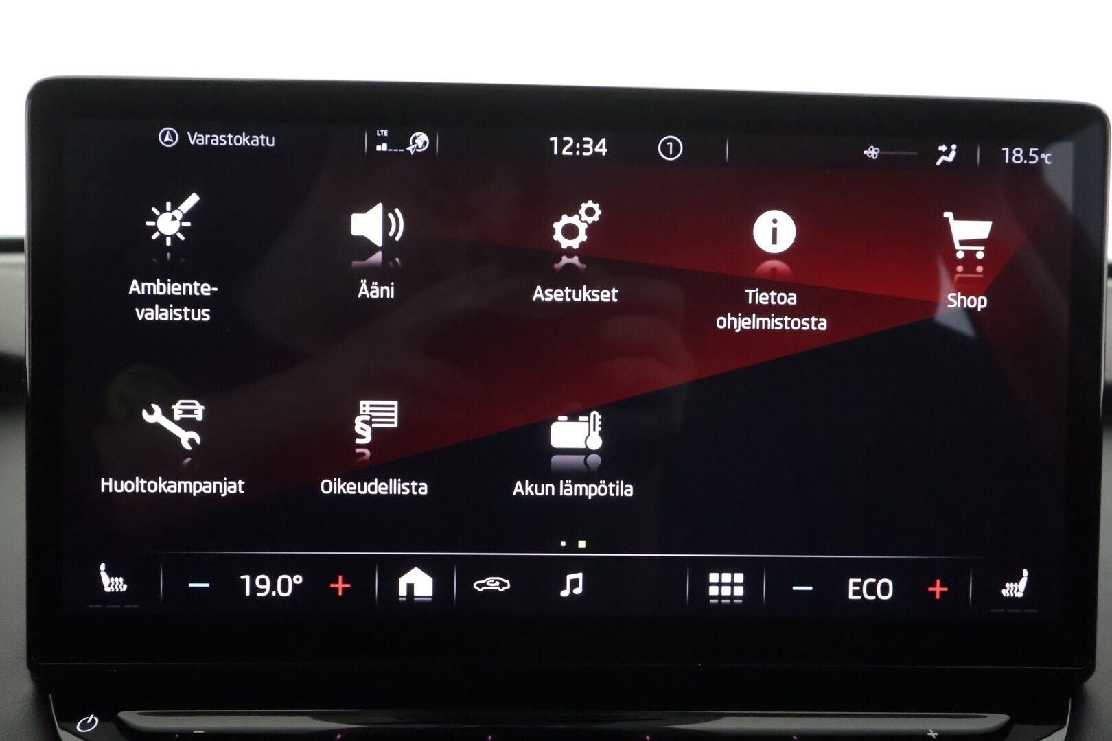 Skoda Enyaq 2022 80 iV - | ILP | Koukku | ACC | P.kamera | Matrix-LED | Muistipenkki | Digimittaristo | Navi | Kaistavahti | Keyless | 