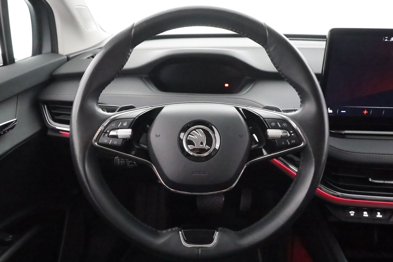 Skoda Enyaq 2022 80 iV - | ILP | Koukku | ACC | P.kamera | Matrix-LED | Muistipenkki | Digimittaristo | Navi | Kaistavahti | Keyless | 