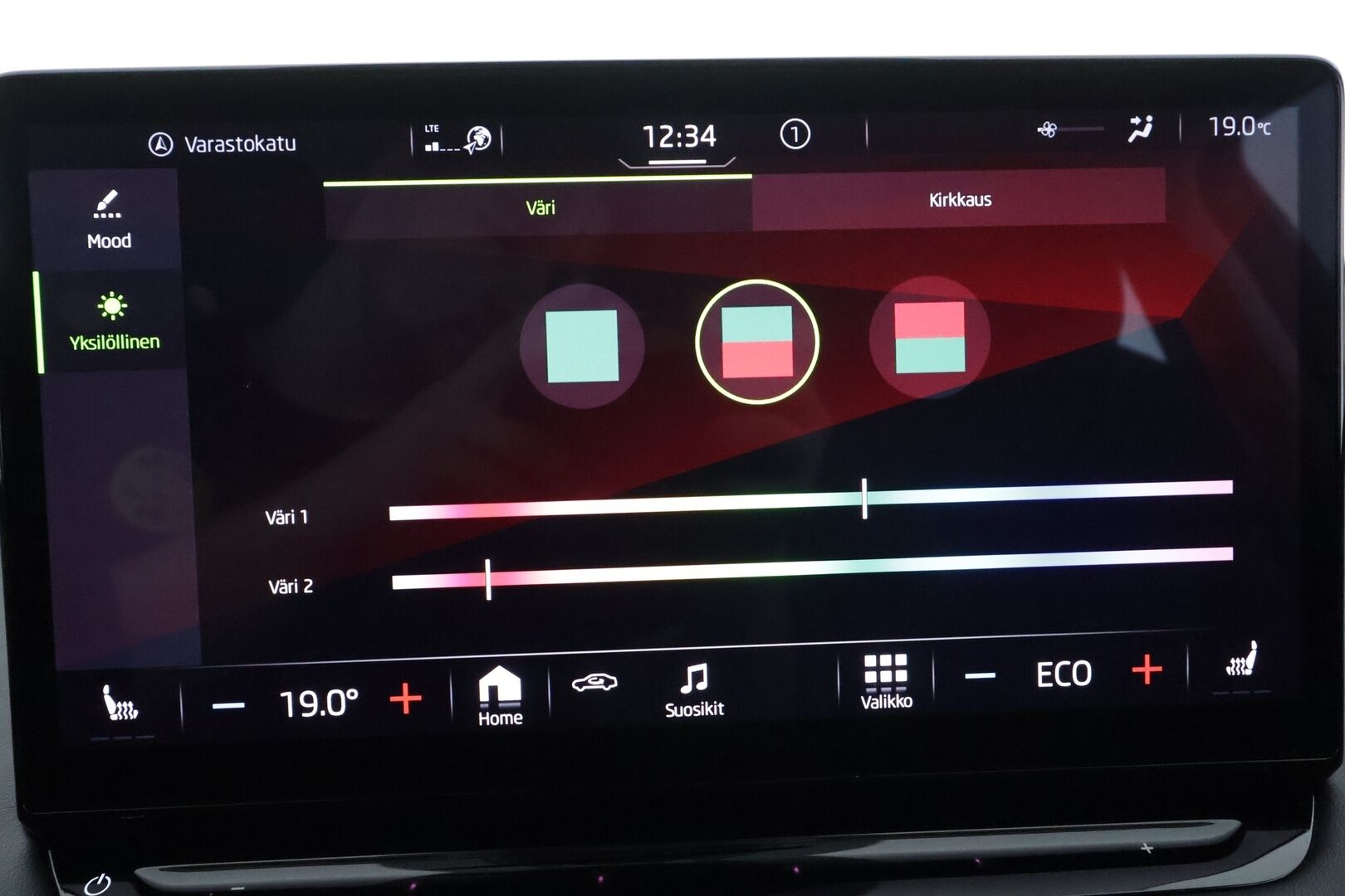 Skoda Enyaq 2022 80 iV - | ILP | Koukku | ACC | P.kamera | Matrix-LED | Muistipenkki | Digimittaristo | Navi | Kaistavahti | Keyless | 