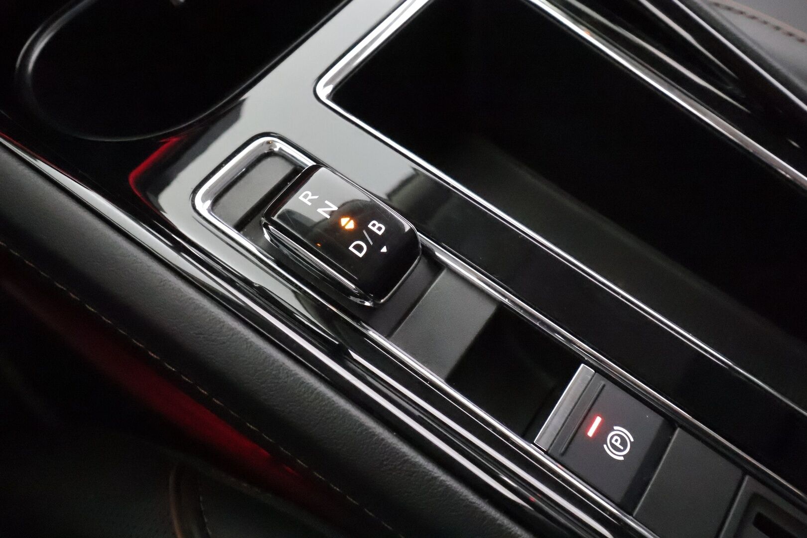 Skoda Enyaq 2022 80 iV - | ILP | Koukku | ACC | P.kamera | Matrix-LED | Muistipenkki | Digimittaristo | Navi | Kaistavahti | Keyless | 