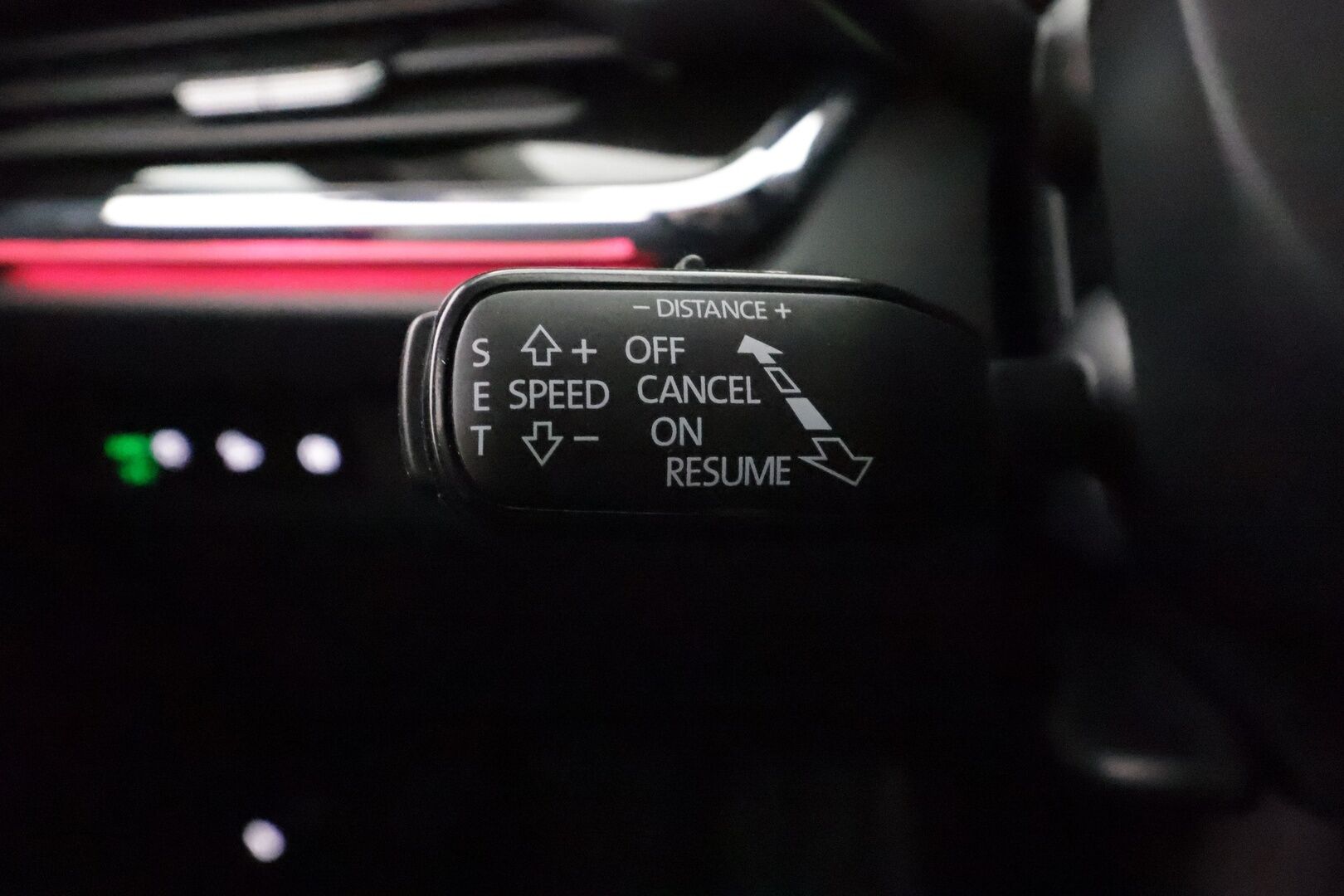 Skoda Enyaq 2022 80 iV - | ILP | Koukku | ACC | P.kamera | Matrix-LED | Muistipenkki | Digimittaristo | Navi | Kaistavahti | Keyless | 