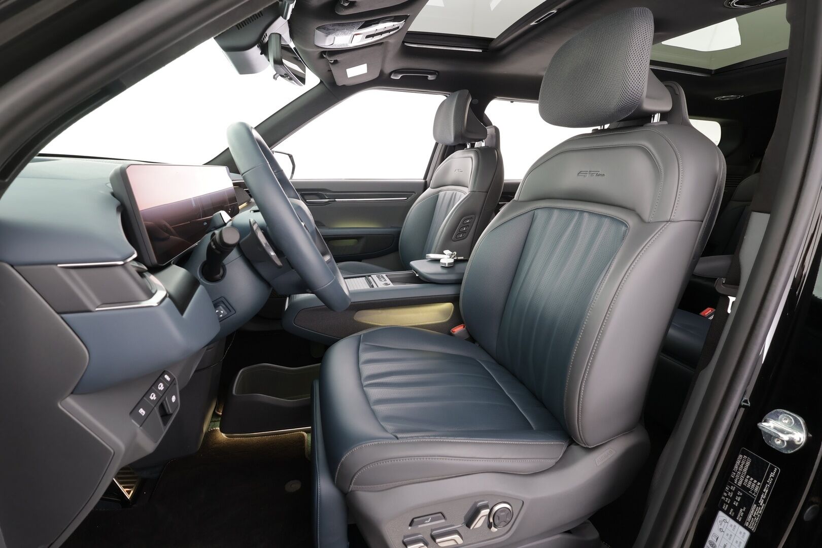 Kia EV9 2024 GT-Line AWD 99,8kWh 384hv 6P - | ACC | ILP | Koukku | Ilm. relax istuimet edessä ja keskirivillä | HUD | 360° | Meridian | Panorama | Kulj. hieronta | Matrix | Muistipenkki | HDA | BSM |  