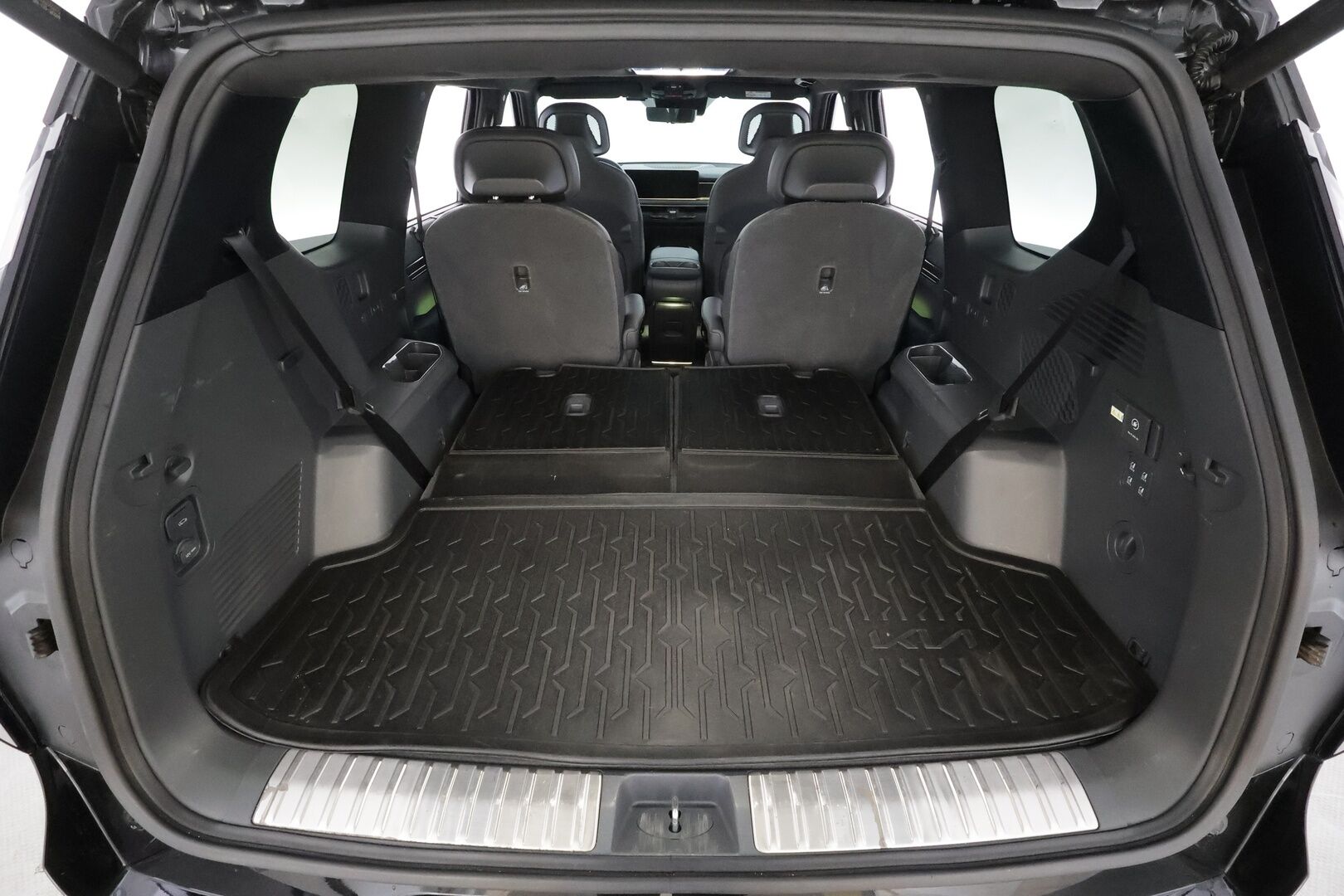 Kia EV9 2024 GT-Line AWD 99,8kWh 384hv 6P - | ACC | ILP | Koukku | Ilm. relax istuimet edessä ja keskirivillä | HUD | 360° | Meridian | Panorama | Kulj. hieronta | Matrix | Muistipenkki | HDA | BSM |  