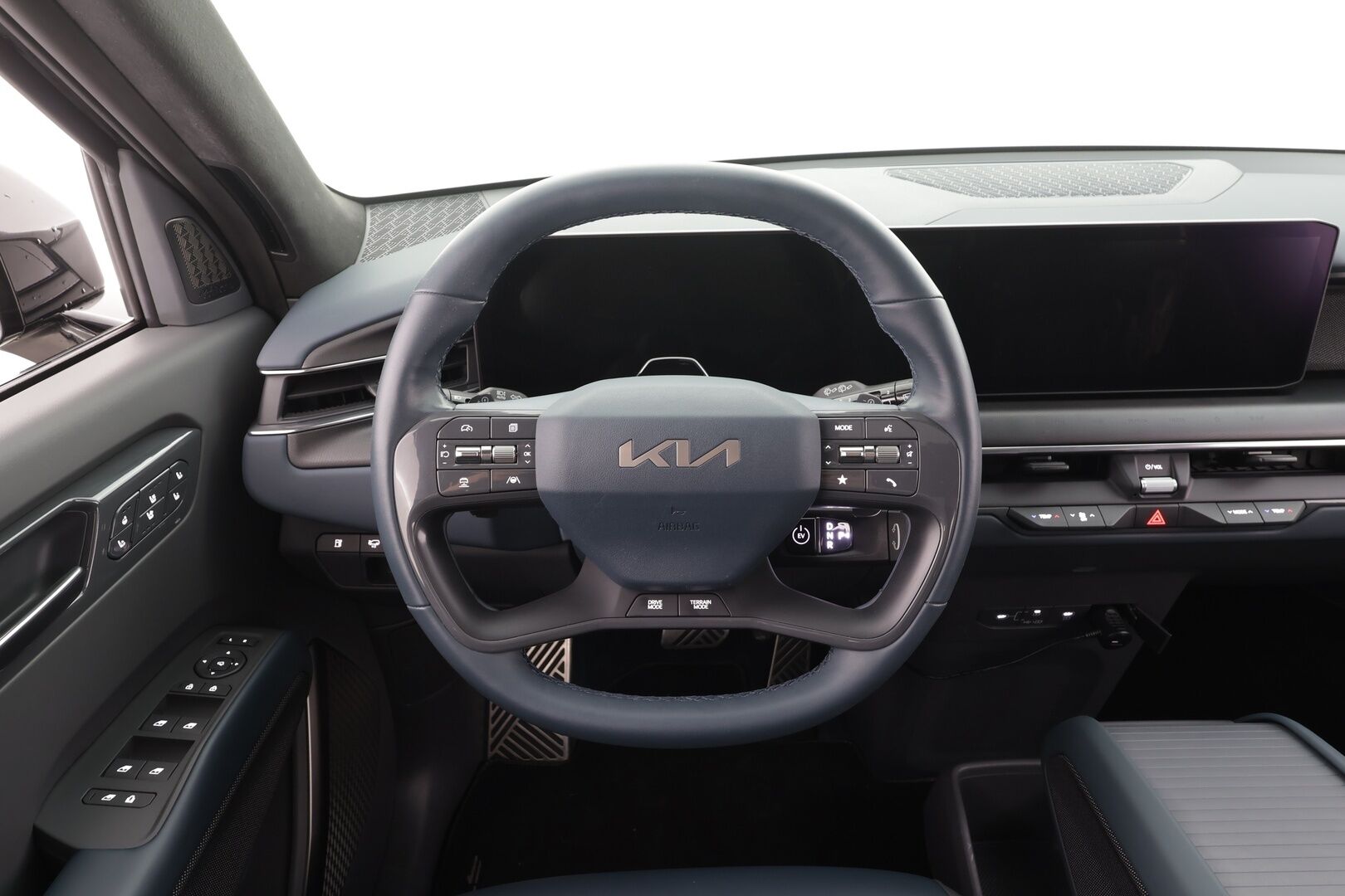 Kia EV9 2024 GT-Line AWD 99,8kWh 384hv 6P - | ACC | ILP | Koukku | Ilm. relax istuimet edessä ja keskirivillä | HUD | 360° | Meridian | Panorama | Kulj. hieronta | Matrix | Muistipenkki | HDA | BSM |  