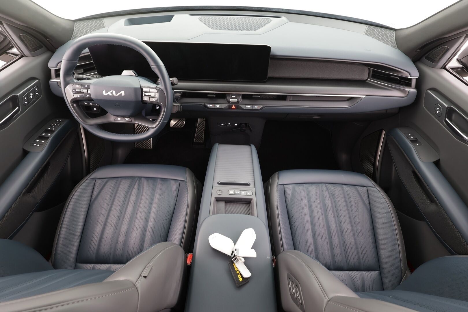 Kia EV9 2024 GT-Line AWD 99,8kWh 384hv 6P - | ACC | ILP | Koukku | Ilm. relax istuimet edessä ja keskirivillä | HUD | 360° | Meridian | Panorama | Kulj. hieronta | Matrix | Muistipenkki | HDA | BSM |  