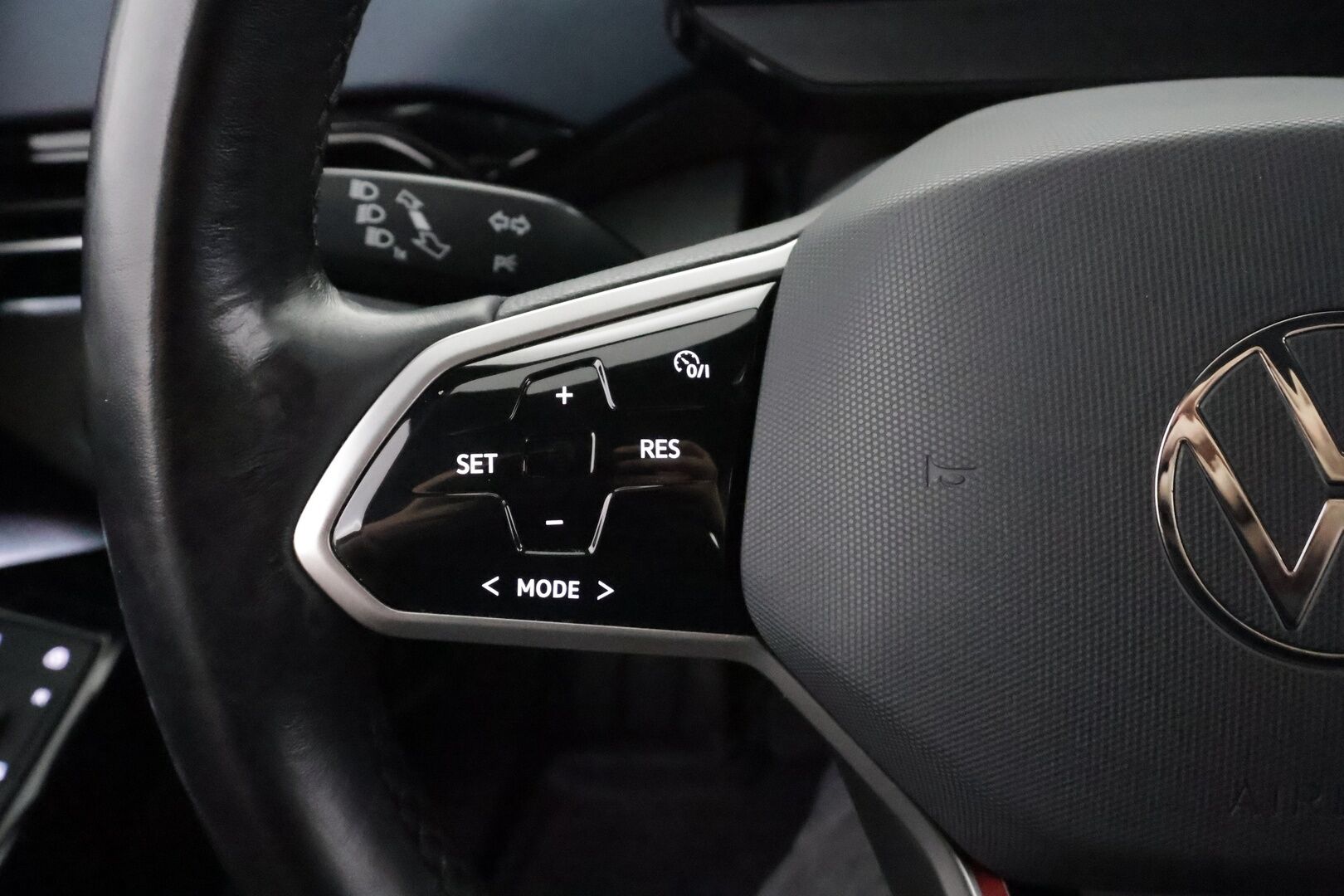 Volkswagen ID.5 2022 GTX 4MOTION Business, akku 77 kWh - | Koukku | ILP | ACC | Matrix-LED | P.Kamera | Navi | Kaistavahti | Keyless | Digimitaristo | Merkkihuollot | Kahdet renkaat |