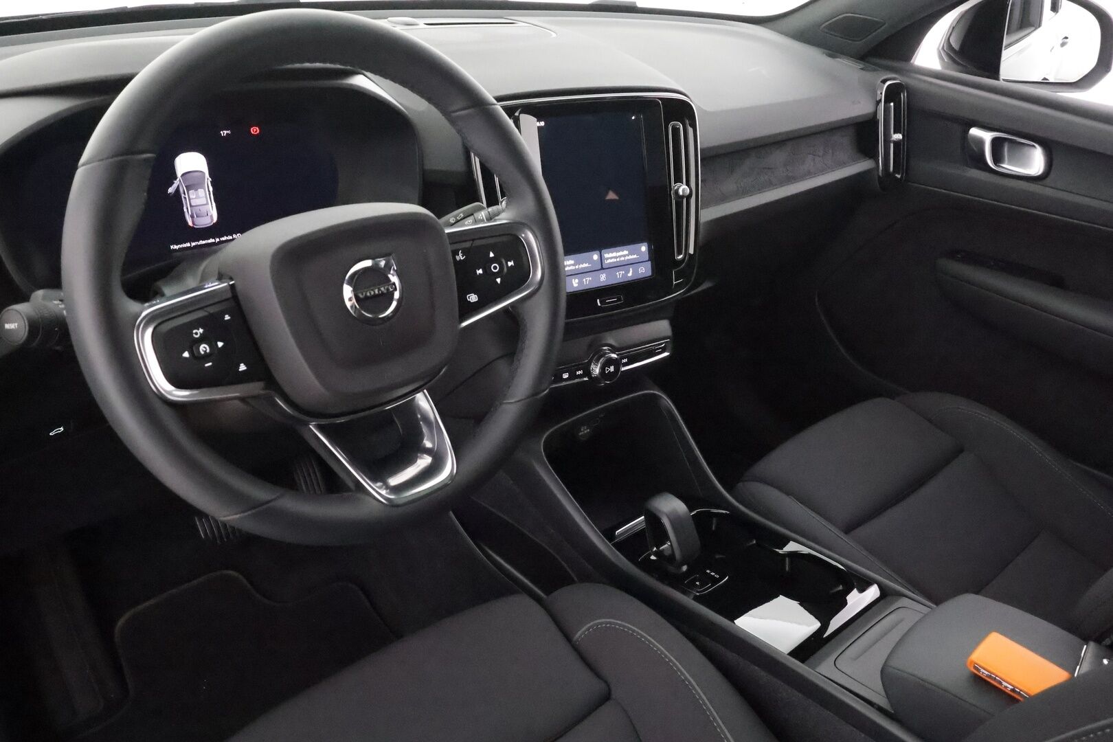 Volvo C40 2023 Recharge Twin Plus - Merkkihuollettu | Lasikatto | ILP | ACC | LED | P.Kamera | Sporttipenkit | Navi | Kaistavahti | Katveavustin | Keyless | Digimittaristo | HP Audio