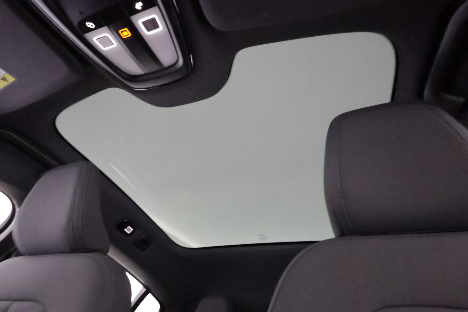Volvo C40 2023 Recharge Twin Plus - Merkkihuollettu | Lasikatto | ILP | ACC | LED | P.Kamera | Sporttipenkit | Navi | Kaistavahti | Katveavustin | Keyless | Digimittaristo | HP Audio