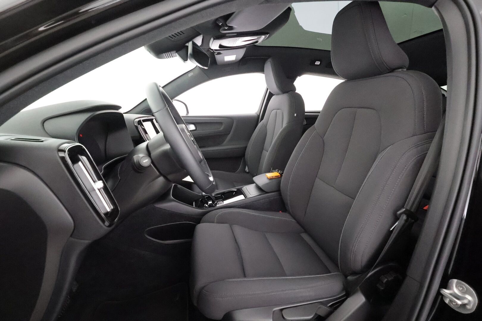 Volvo C40 2023 Recharge Twin Plus - Merkkihuollettu | Lasikatto | ILP | ACC | LED | P.Kamera | Sporttipenkit | Navi | Kaistavahti | Katveavustin | Keyless | Digimittaristo | HP Audio
