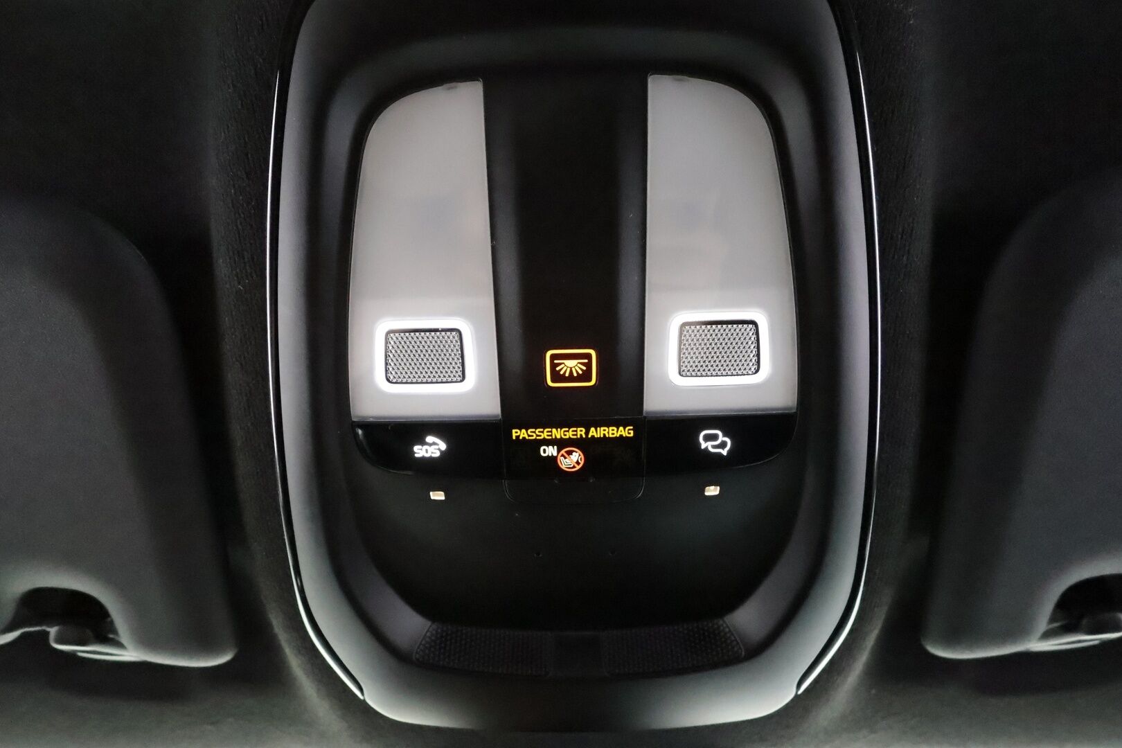 Volvo C40 2023 Recharge Twin Plus - Merkkihuollettu | Lasikatto | ILP | ACC | LED | P.Kamera | Sporttipenkit | Navi | Kaistavahti | Katveavustin | Keyless | Digimittaristo | HP Audio