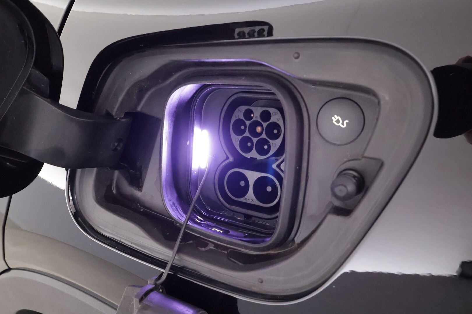 Volvo C40 2023 Recharge Twin Plus - Merkkihuollettu | Lasikatto | ILP | ACC | LED | P.Kamera | Sporttipenkit | Navi | Kaistavahti | Katveavustin | Keyless | Digimittaristo | HP Audio