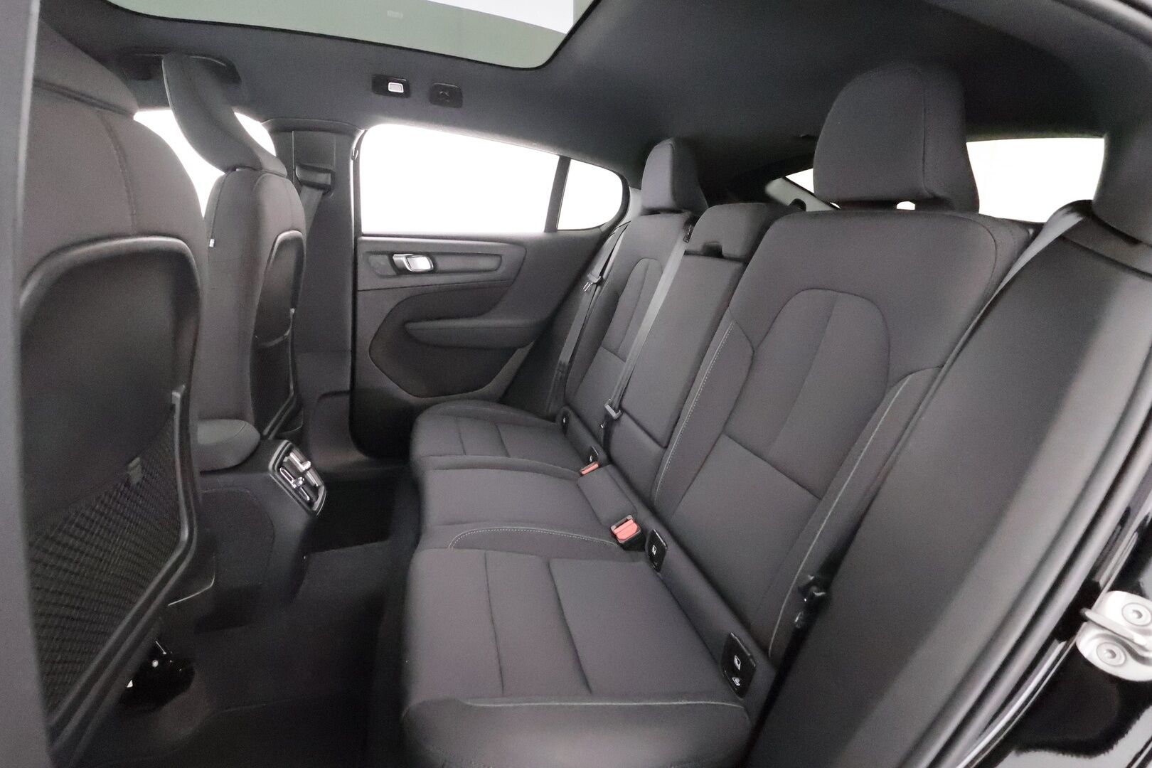 Volvo C40 2023 Recharge Twin Plus - Merkkihuollettu | Lasikatto | ILP | ACC | LED | P.Kamera | Sporttipenkit | Navi | Kaistavahti | Katveavustin | Keyless | Digimittaristo | HP Audio