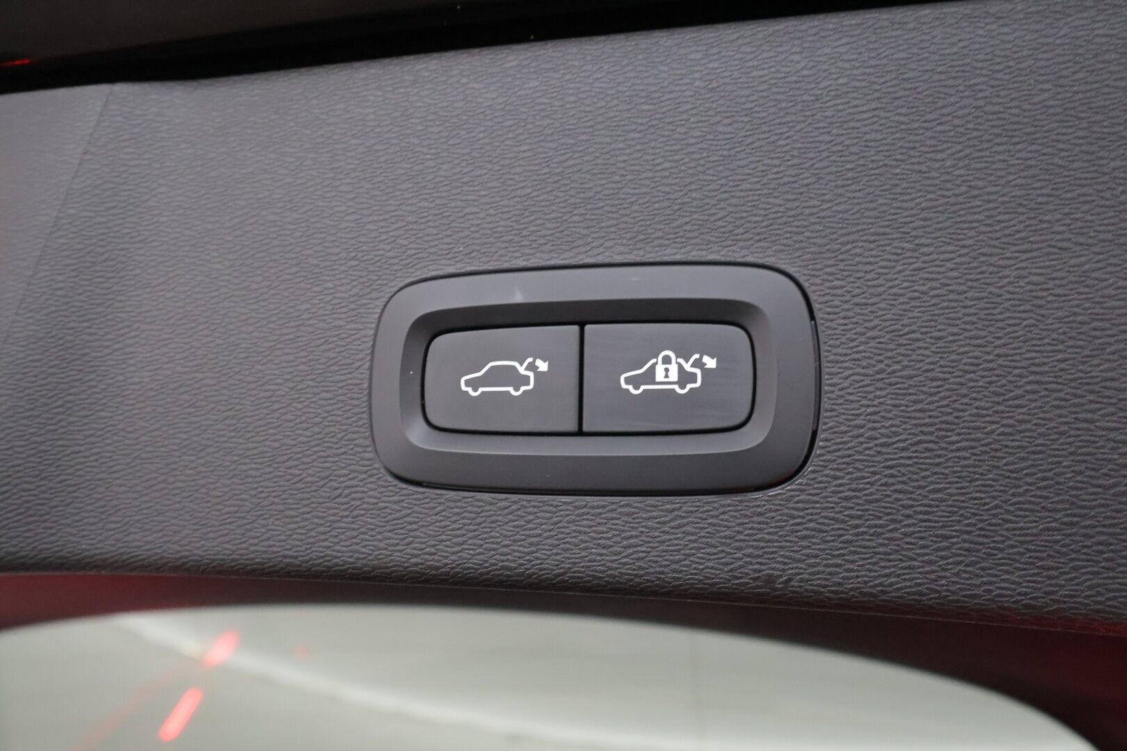 Volvo C40 2023 Recharge Twin Plus - Merkkihuollettu | Lasikatto | ILP | ACC | LED | P.Kamera | Sporttipenkit | Navi | Kaistavahti | Katveavustin | Keyless | Digimittaristo | HP Audio