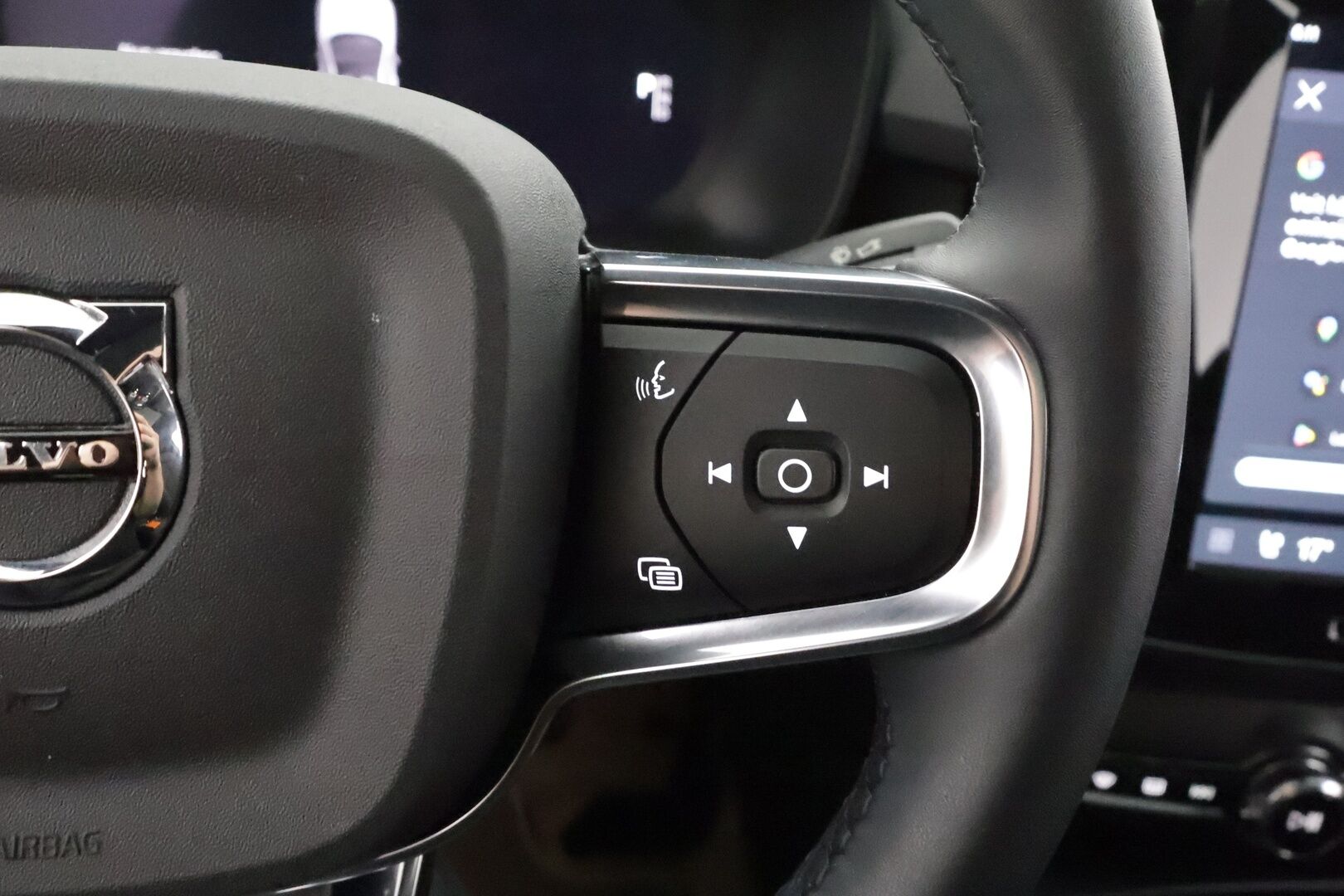 Volvo C40 2023 Recharge Twin Plus - Merkkihuollettu | Lasikatto | ILP | ACC | LED | P.Kamera | Sporttipenkit | Navi | Kaistavahti | Katveavustin | Keyless | Digimittaristo | HP Audio