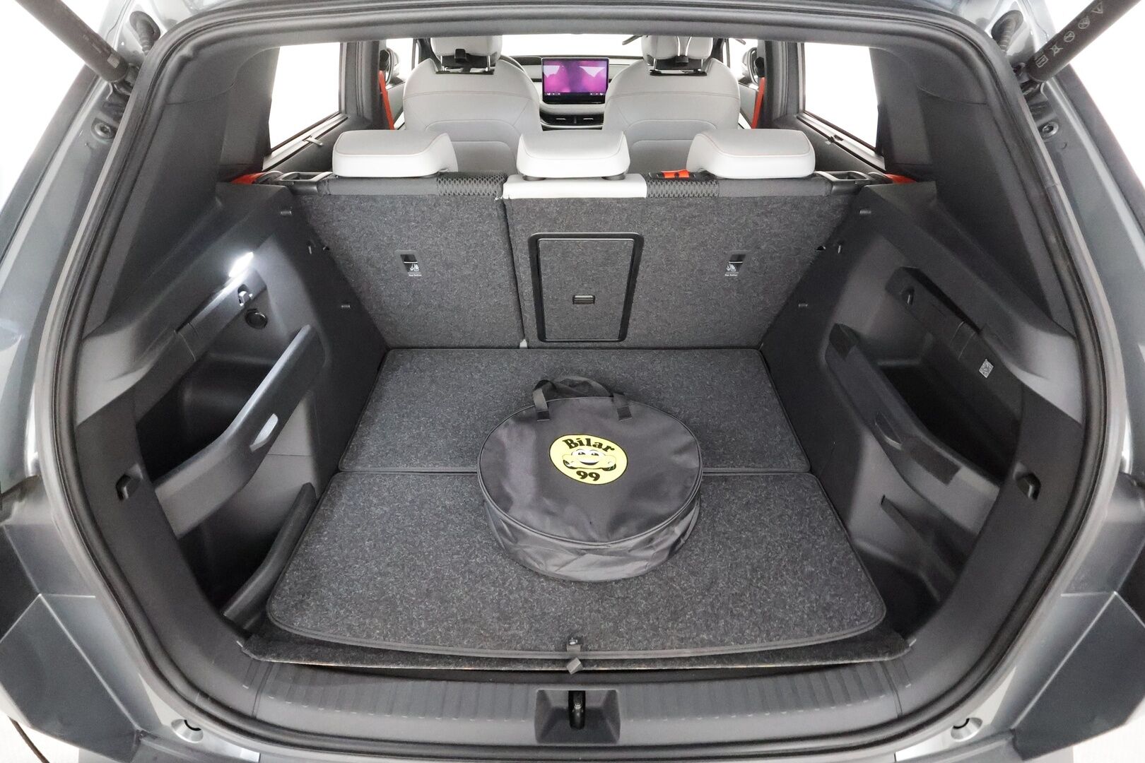 Skoda Elroq 2025 85 Style - | ACC | ILP | Matrix-LED | Canton | Hierovat Muistipenkit | 360-Kamera | Puolinahat | Ratinlämmitys | Keyless | Apple&Android | Merkkihuollettu |