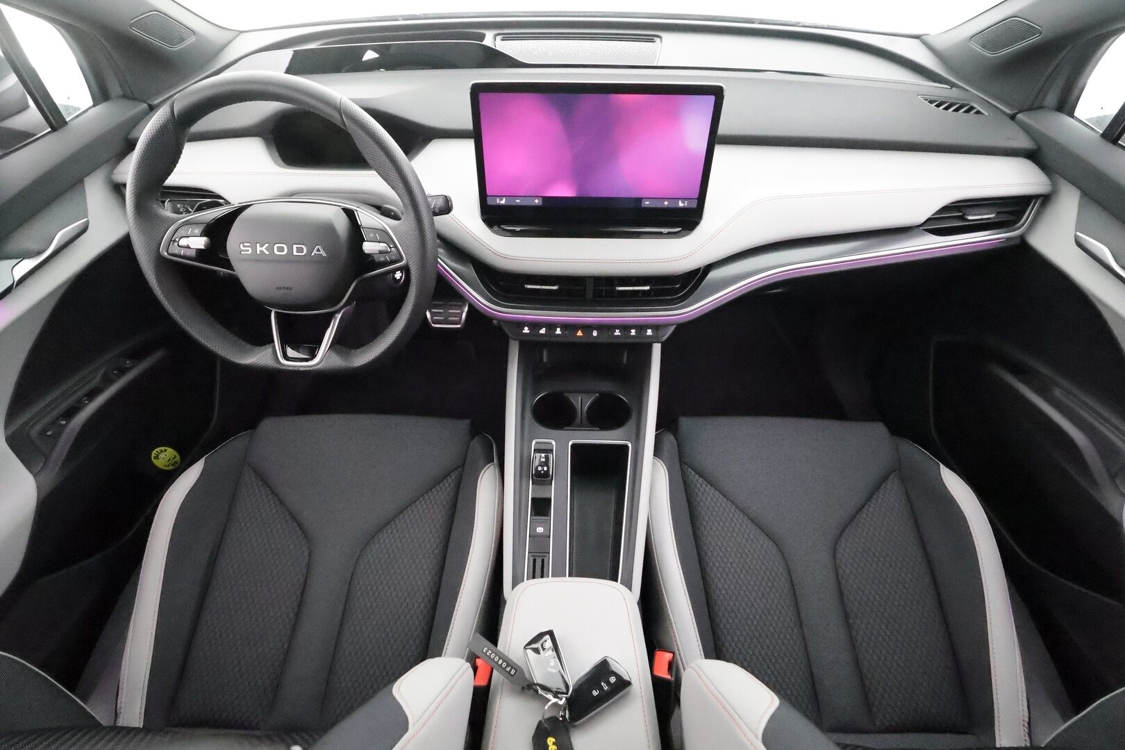 Skoda Elroq 2025 85 Style - | ACC | ILP | Matrix-LED | Canton | Hierovat Muistipenkit | 360-Kamera | Puolinahat | Ratinlämmitys | Keyless | Apple&Android | Merkkihuollettu |