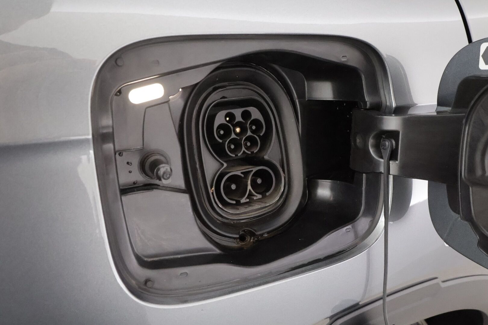 Skoda Elroq 2025 85 Style - | ACC | ILP | Matrix-LED | Canton | Hierovat Muistipenkit | 360-Kamera | Puolinahat | Ratinlämmitys | Keyless | Apple&Android | Merkkihuollettu |