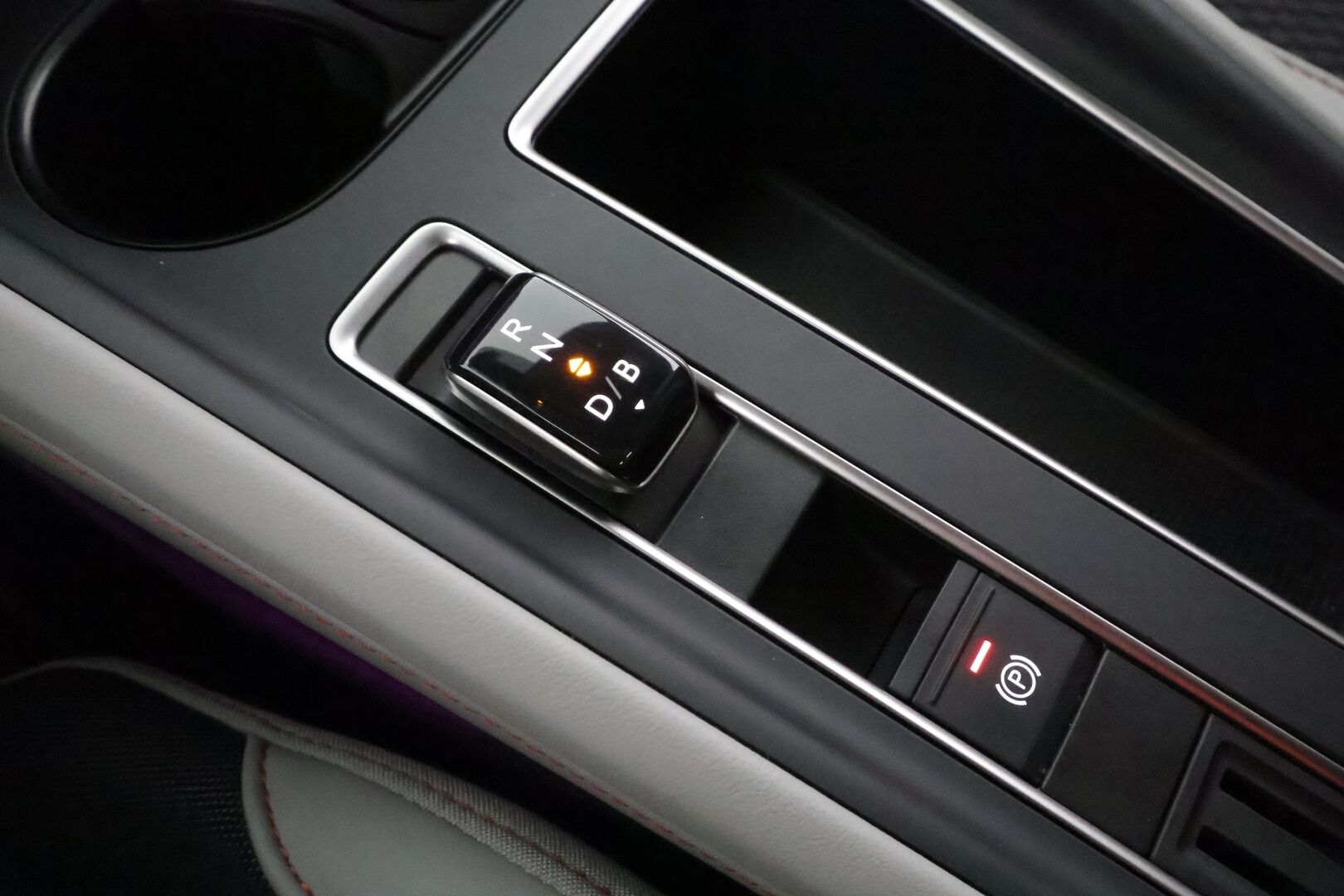 Skoda Elroq 2025 85 Style - | ACC | ILP | Matrix-LED | Canton | Hierovat Muistipenkit | 360-Kamera | Puolinahat | Ratinlämmitys | Keyless | Apple&Android | Merkkihuollettu |