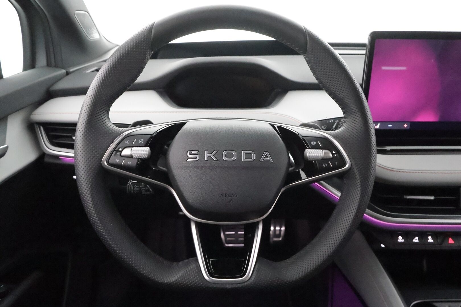 Skoda Elroq 2025 85 Style - | ACC | ILP | Matrix-LED | Canton | Hierovat Muistipenkit | 360-Kamera | Puolinahat | Ratinlämmitys | Keyless | Apple&Android | Merkkihuollettu |