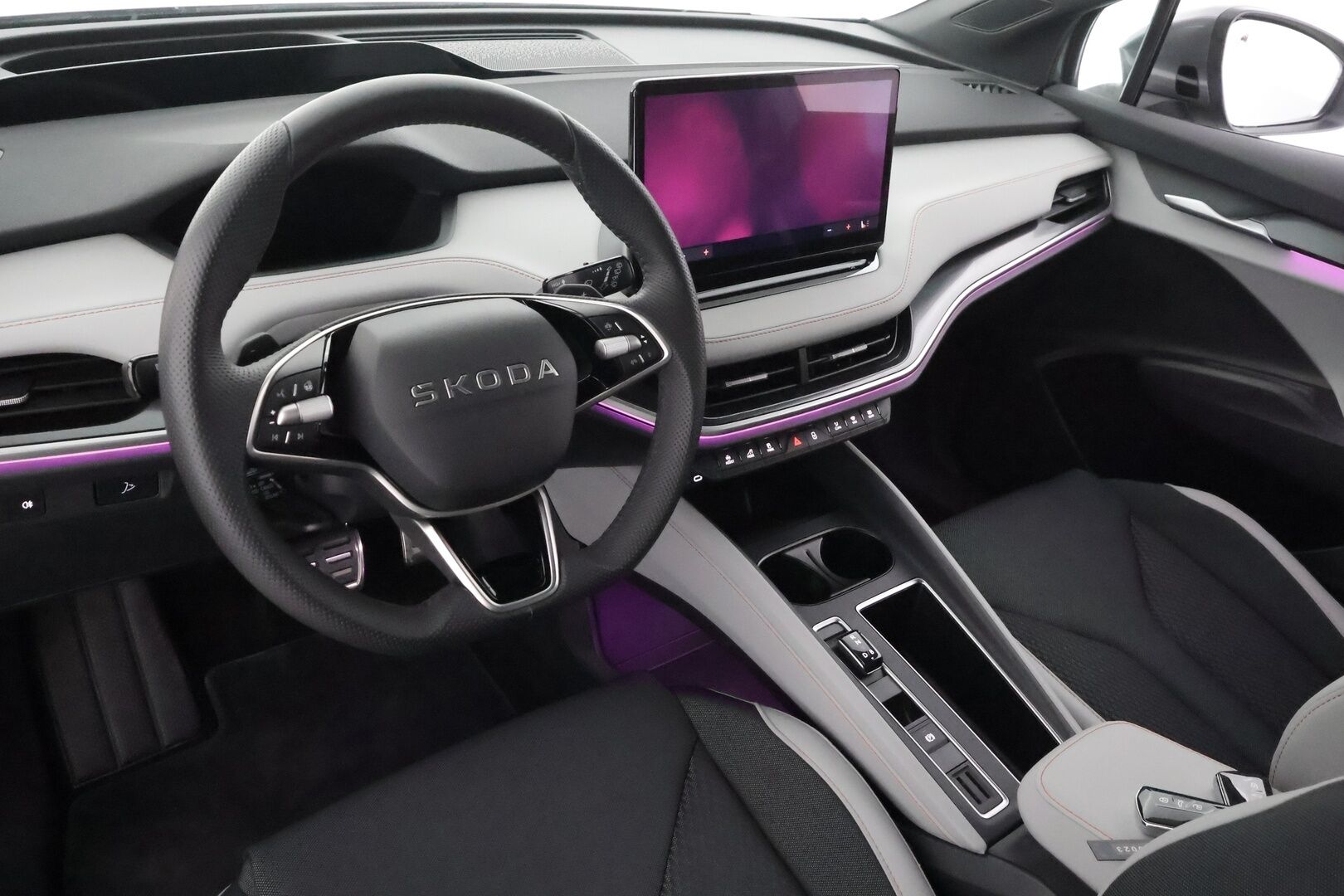 Skoda Elroq 2025 85 Style - | ACC | ILP | Matrix-LED | Canton | Hierovat Muistipenkit | 360-Kamera | Puolinahat | Ratinlämmitys | Keyless | Apple&Android | Merkkihuollettu |