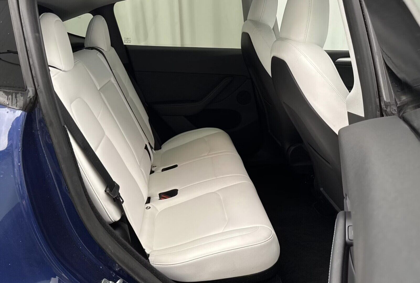 TESLA MODEL Y 2024 Long Range Dual Motor AWD - | ACC | ILP | Koukku | Valkoiset nahat | Matrix | Premium Audio | Lasikatto | Muistipenkki | Autosteer | P.kamera | 2x renkaat aluin | ALV |