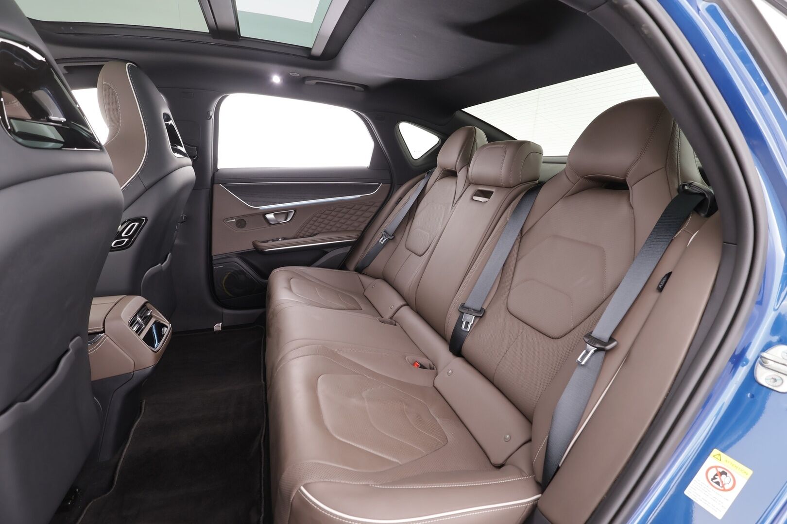 BYD HAN 2023 AWD 85kWh 517hv Executive - | ACC | ILP | HUD | 360° | Dynaudio | Ilm. sähkönahat | Muistipenkki | Panorama | Ilm. takapenkit | Lane Assist | BSM | CTA | Apple & Android |