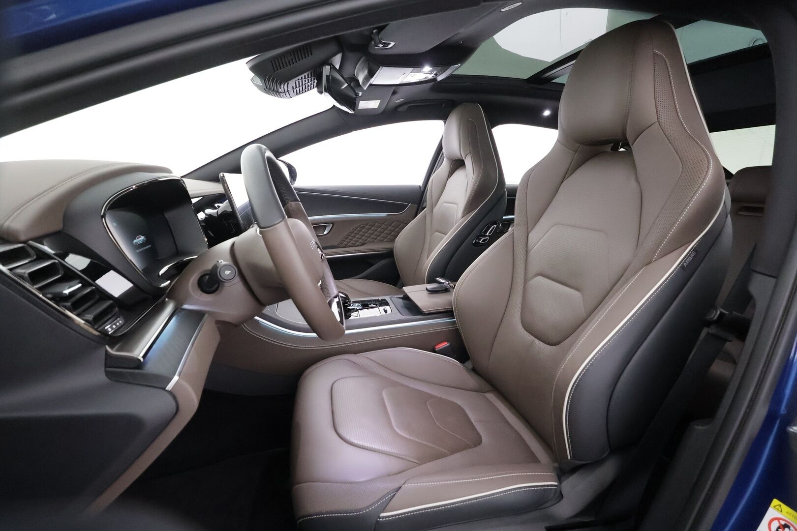 BYD HAN 2023 AWD 85kWh 517hv Executive - | ACC | ILP | HUD | 360° | Dynaudio | Ilm. sähkönahat | Muistipenkki | Panorama | Ilm. takapenkit | Lane Assist | BSM | CTA | Apple & Android |