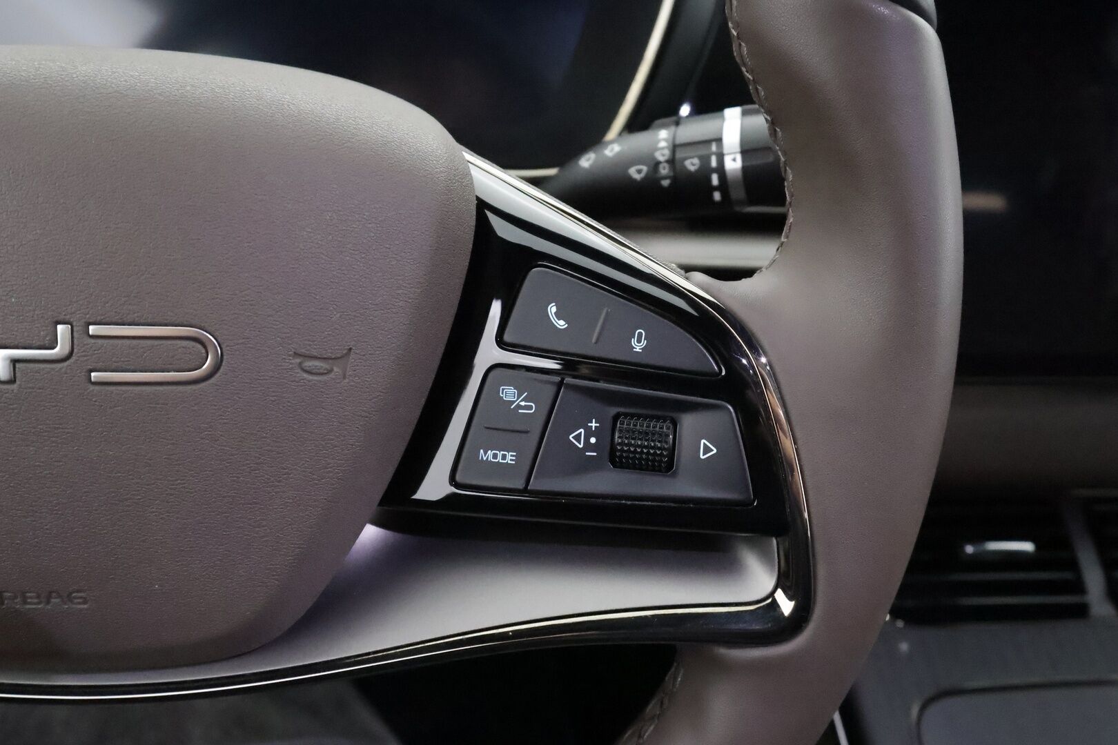 BYD HAN 2023 AWD 85kWh 517hv Executive - | ACC | ILP | HUD | 360° | Dynaudio | Ilm. sähkönahat | Muistipenkki | Panorama | Ilm. takapenkit | Lane Assist | BSM | CTA | Apple & Android |
