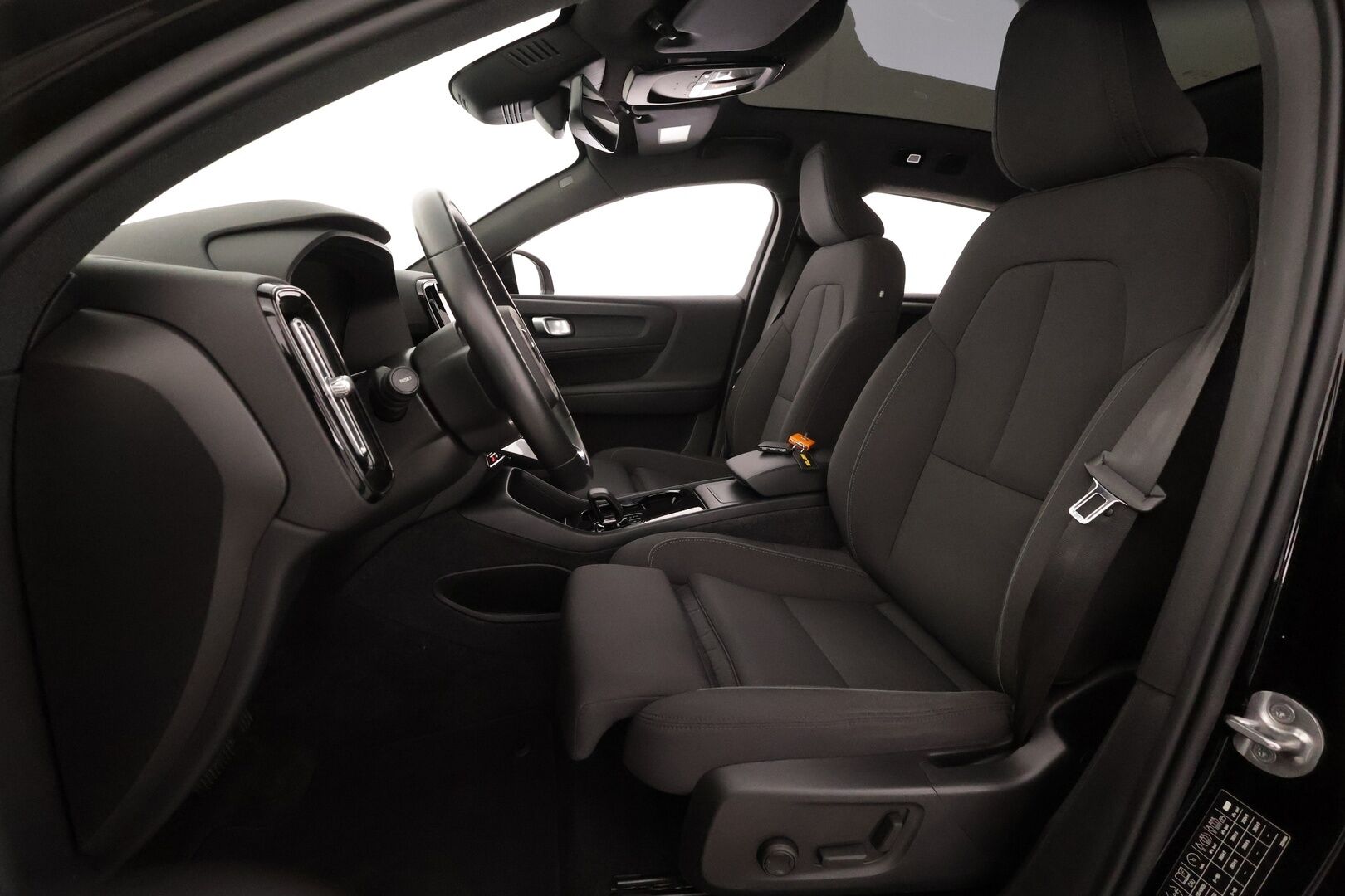 Volvo C40 2023 Recharge Single Plus aut - | ACC | ILP | Muistipenkki | Lasikatto | Sporttipenkit | P.kamera | Pilot Assist | BLIS | Keyless | LED | Sähk. takaluukku | Merkkihuollot | ALV | 