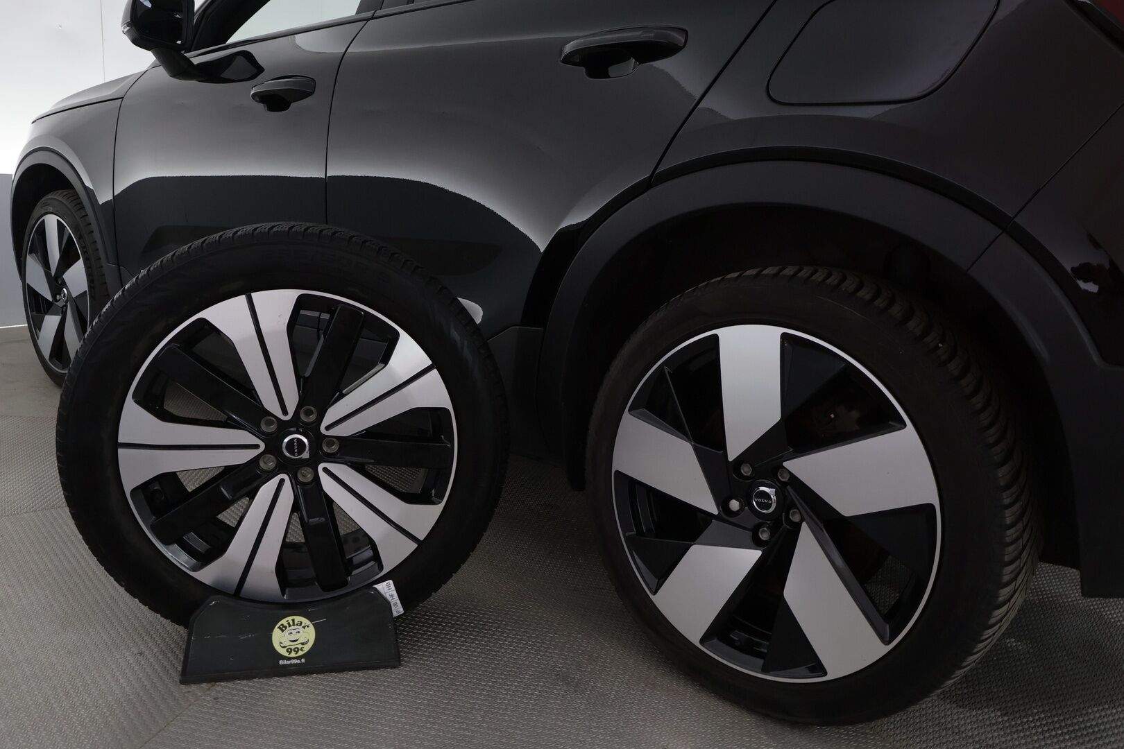 Volvo C40 2023 Recharge Single Plus aut - | ACC | ILP | Muistipenkki | Lasikatto | Sporttipenkit | P.kamera | Pilot Assist | BLIS | Keyless | LED | Sähk. takaluukku | Merkkihuollot | ALV | 