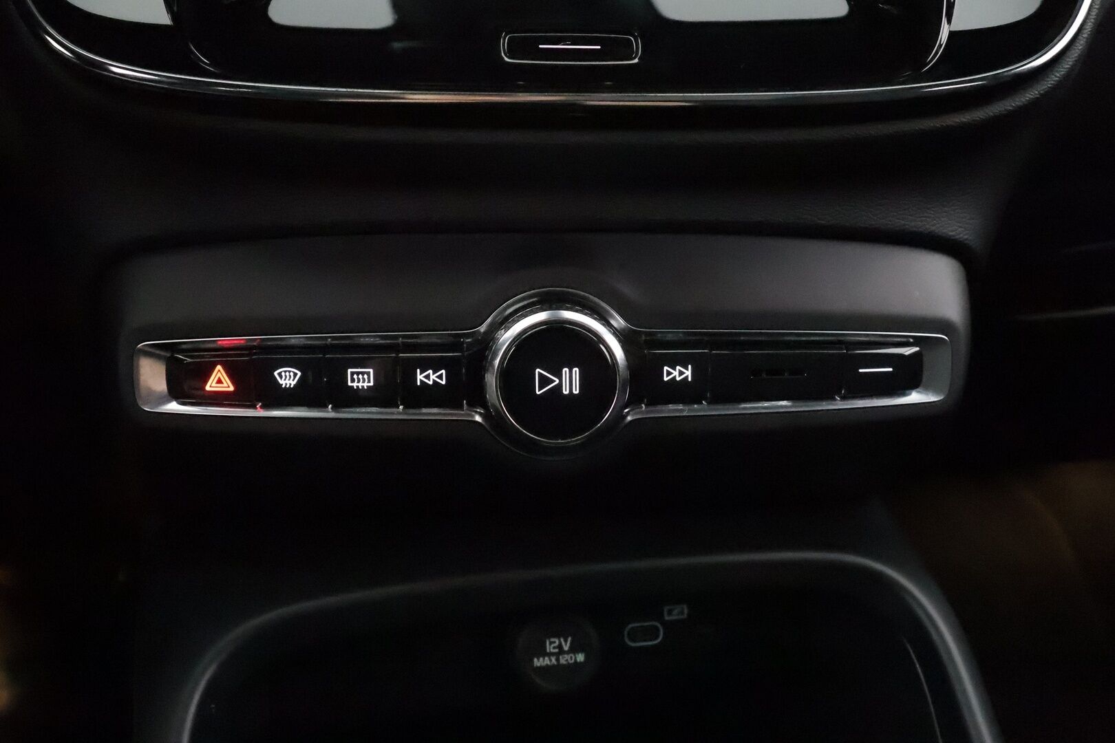 Volvo C40 2023 Recharge Single Plus aut - | ACC | ILP | Muistipenkki | Lasikatto | Sporttipenkit | P.kamera | Pilot Assist | BLIS | Keyless | LED | Sähk. takaluukku | Merkkihuollot | ALV | 