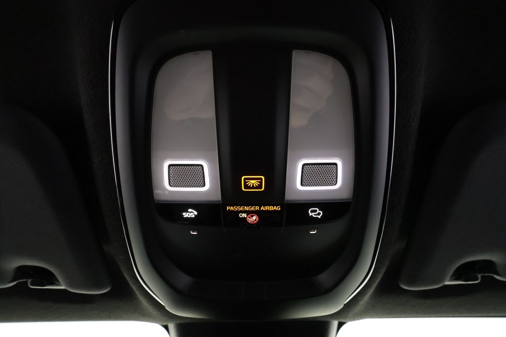 Volvo C40 2023 Recharge Single Plus aut - | ACC | ILP | Muistipenkki | Lasikatto | Sporttipenkit | P.kamera | Pilot Assist | BLIS | Keyless | LED | Sähk. takaluukku | Merkkihuollot | ALV | 
