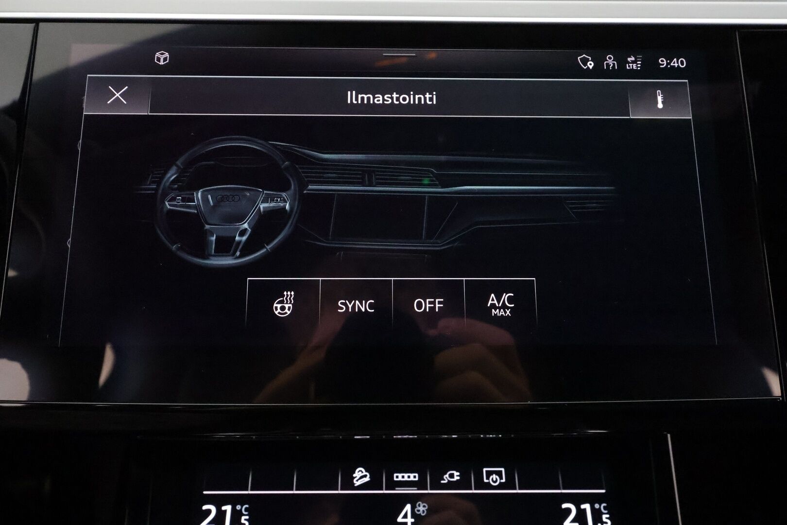 AUDI Q8 E-TRON 2024 50 e-tron quattro - | ACC | Koukku | S-line sisäpaketti | Muistipenkki | Sporttipenkit sähköllä | Matrix | Keyless | Nahka-alcantara | P.kamera | Lane Assist | 2x renkaat aluin | 